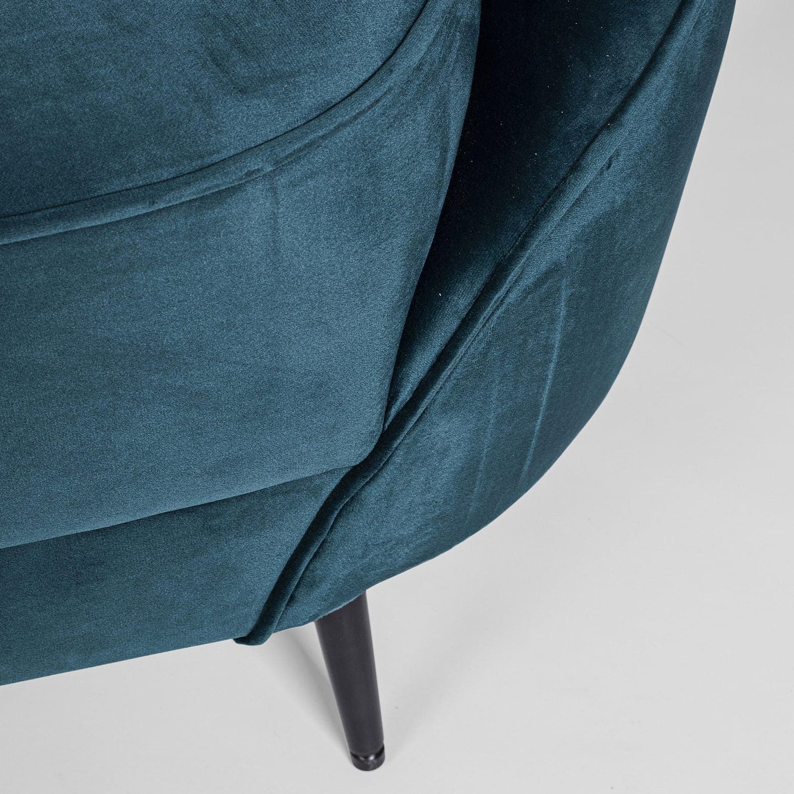 Divano in velluto Blu 2 posti "Seraphin" conchiglia con piedi neri 183 cm in Divani Decor Space - Altamura, commercioVirtuoso.it