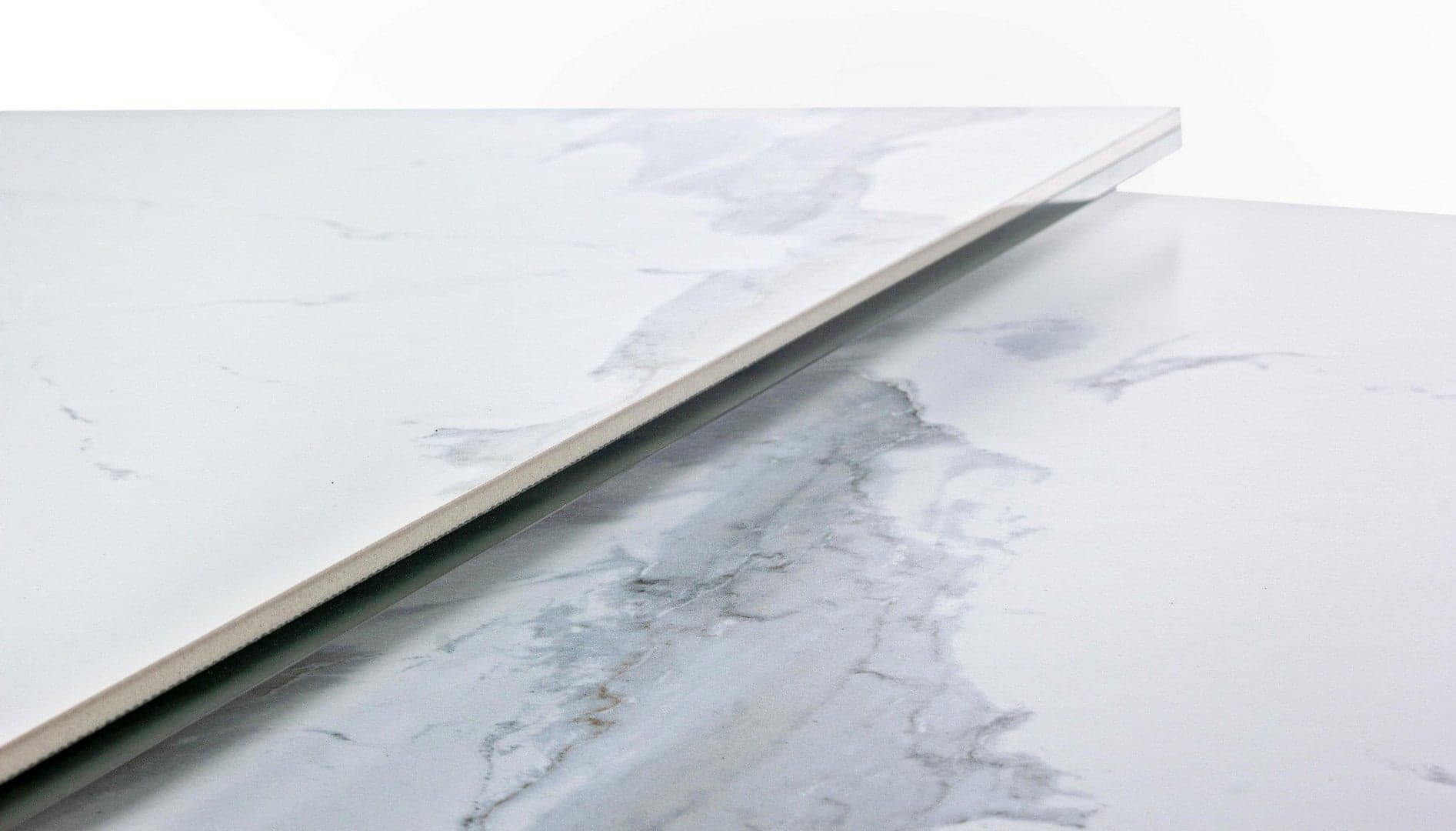 Tavolo Quasar allungabile rettangolare con piano in ceramica con supporto in vetro temperato da 160-240 x 90 cm in Tavoli da sala da pranzo Decor Space - Altamura, commercioVirtuoso.it