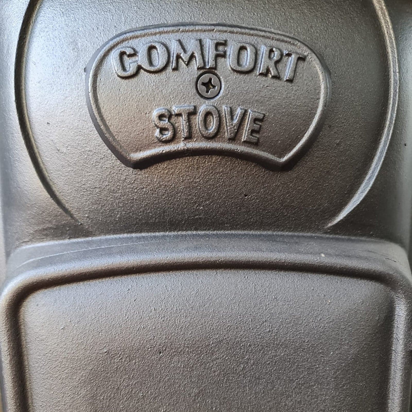 Stufa a Legna "comfort" 10 K W in Ghisa Con Inserti Ottone Caminetto H 131 Cm Fai da te/Prodotti per la costruzione/Riscaldamento e raffreddamento/Sistemi mobili di climatizzazione/Riscaldamento/Stufe elettriche Decor Space - Altamura, Commerciovirtuoso.it