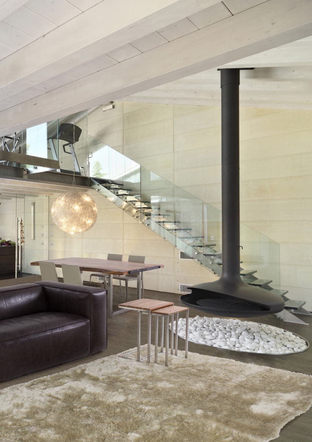 Tavolo Osbert rettangolare, con gambe in acciaio, piano in legno di acacia, stile moderno in Tavoli da sala da pranzo Decor Space - Altamura, commercioVirtuoso.it