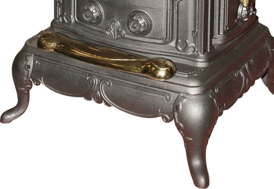 Stufa a legna "Parlor" 6 kW in ghisa con inserti ottone caminetto vintage in Stufe elettriche Decor Space - Altamura, commercioVirtuoso.it