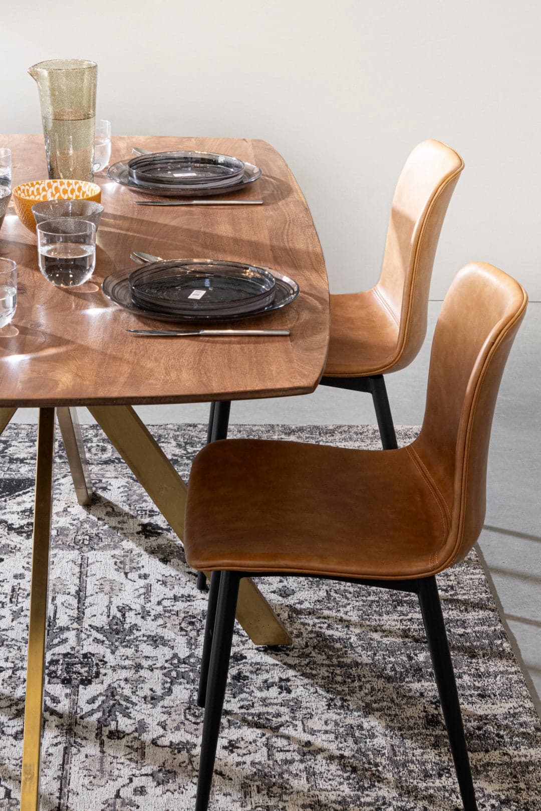 Tavolo Sherman rettangolare, con gambe, in legno di mango, stile vintage da 150 cm in Tavoli da sala da pranzo Decor Space - Altamura, commercioVirtuoso.it
