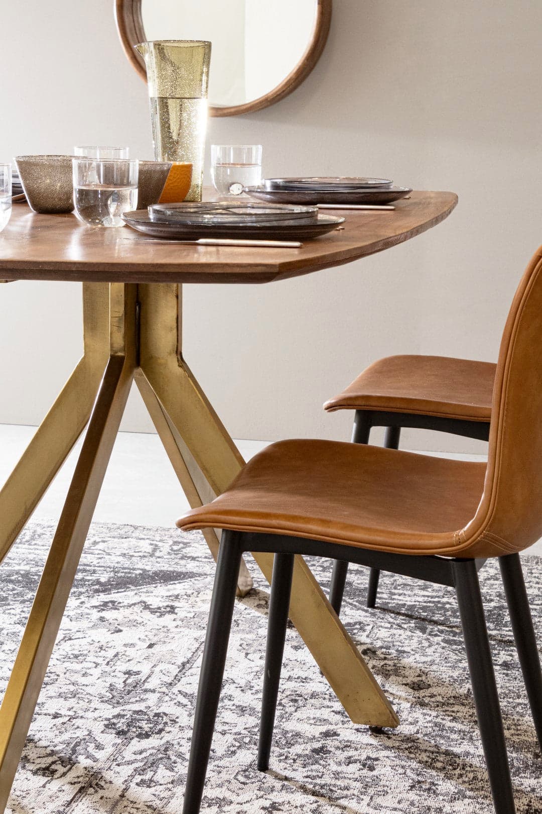 Tavolo Sherman rettangolare, con gambe, in legno di mango, stile vintage da 150 cm in Tavoli da sala da pranzo Decor Space - Altamura, commercioVirtuoso.it