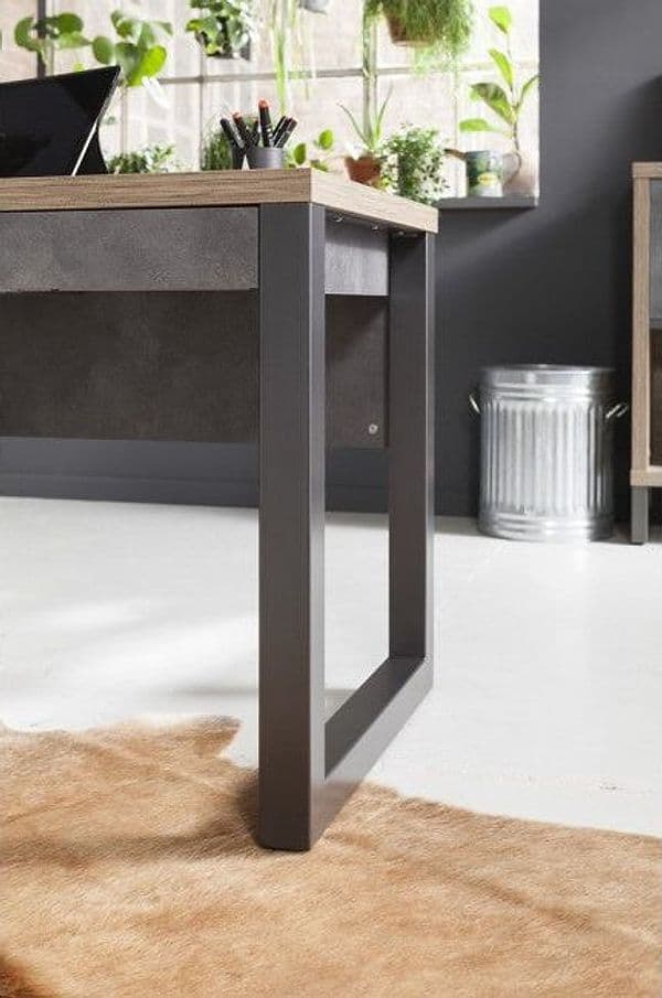 Scrivania da ufficio porta PC stile Industrial con 1 anta e 2 cassetti color rovere e nero 170 cm in Postazioni di lavoro per computer Decor Space - Altamura, commercioVirtuoso.it