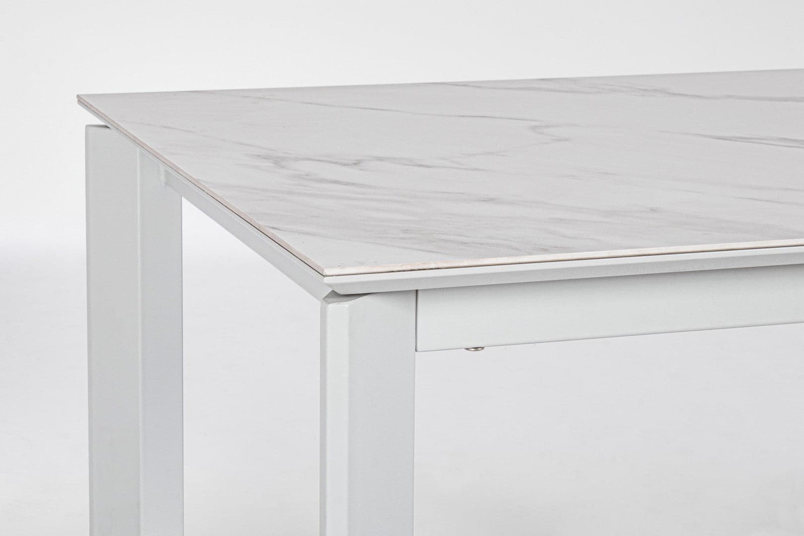 Tavolo "Briva" allungabile rettangolare con piano in ceramica e supporto in mdf in Tavoli da sala da pranzo Decor Space - Altamura, commercioVirtuoso.it
