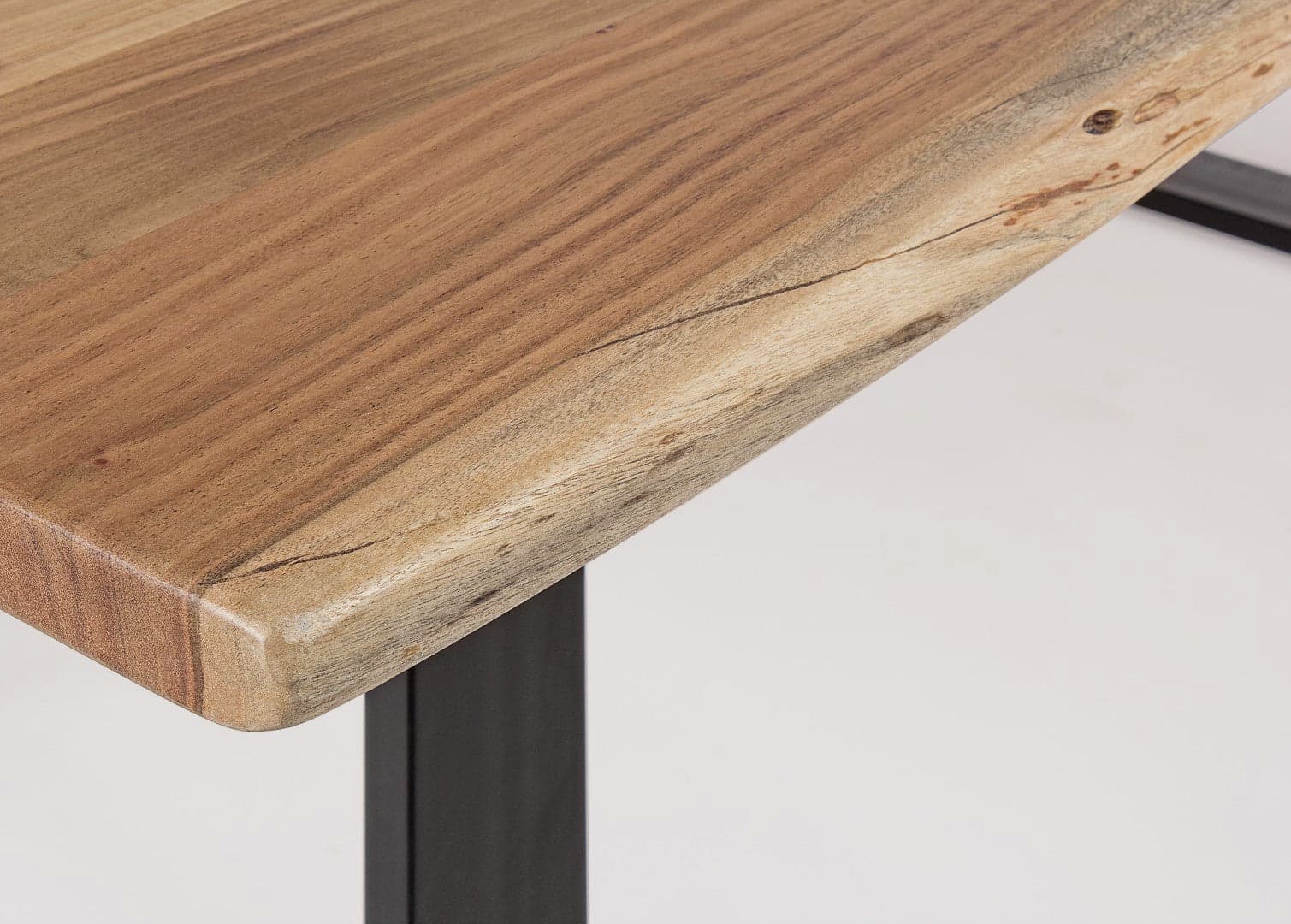 Tavolo Artur rettangolare, con gambe, in legno di acacia da 200 x 95 cm in Tavoli da sala da pranzo Decor Space - Altamura, commercioVirtuoso.it