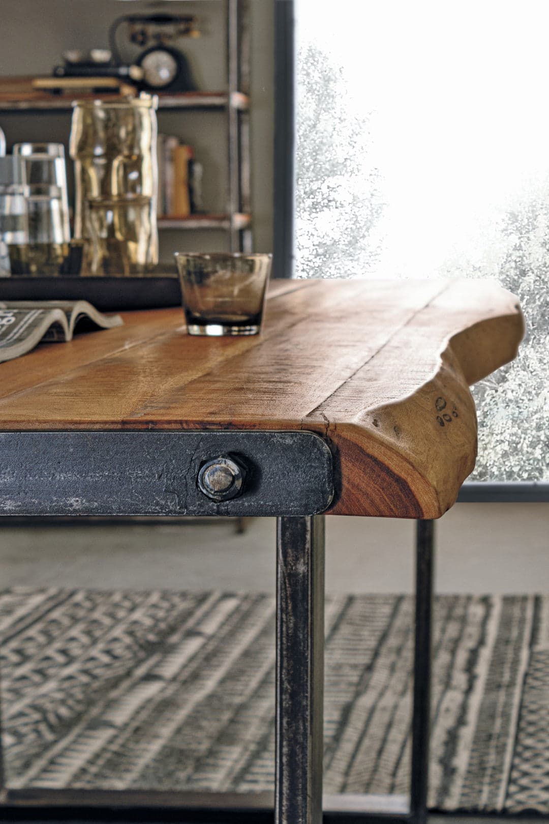 Tavolo Elmer rettangolare, con gambe in acciaio, piano in legno di acacia, stile moderno in Tavoli da sala da pranzo Decor Space - Altamura, commercioVirtuoso.it