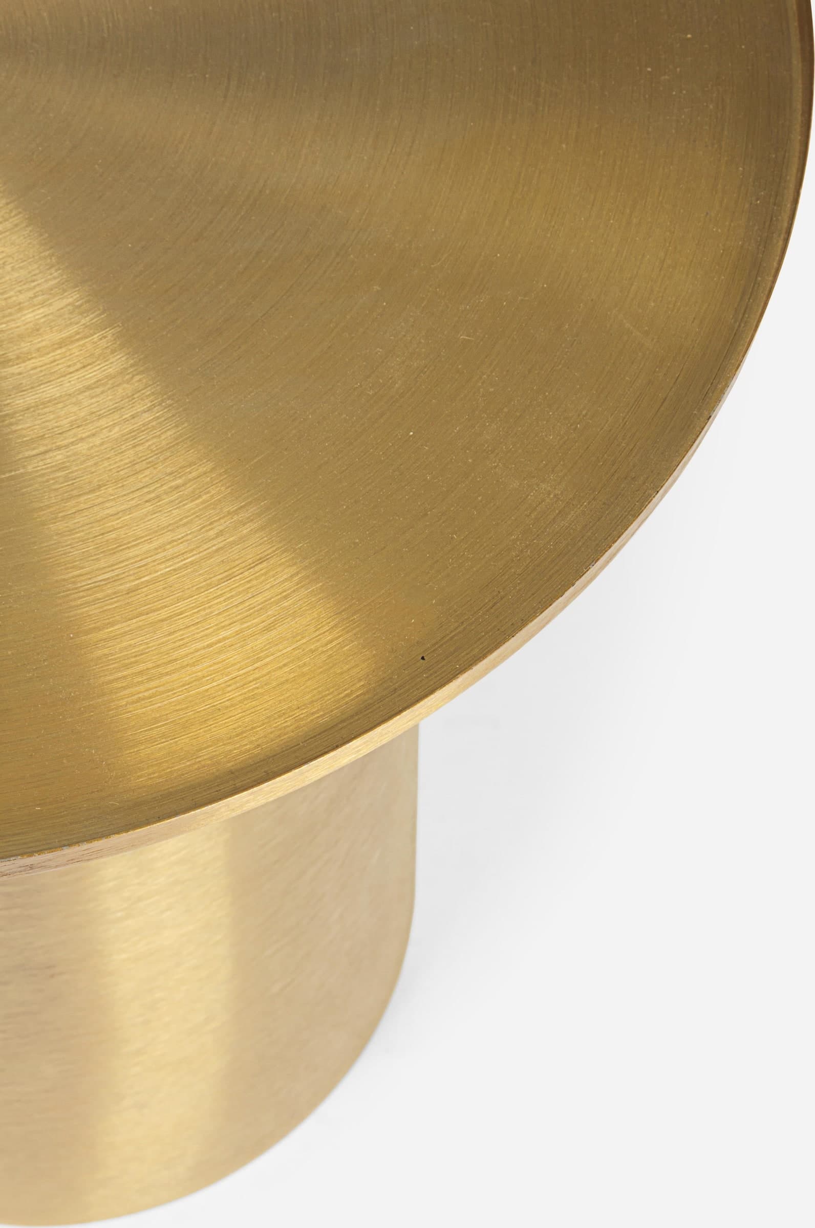 Tavolino per salotto moderno "Kalpita " Ø 51 cm in acciaio con finitura ottone in Console e tavoli da divano Decor Space - Altamura, commercioVirtuoso.it