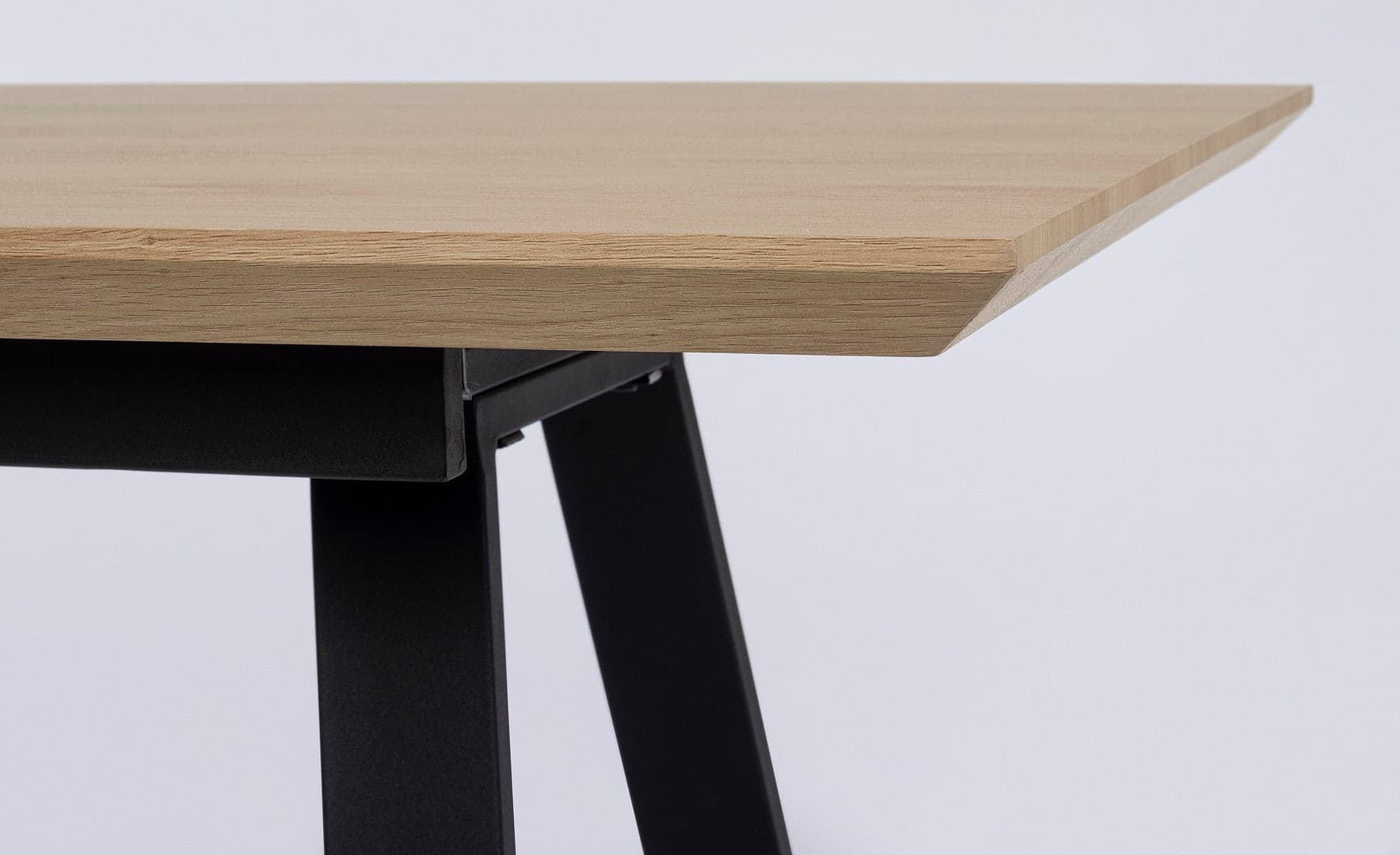 Tavolo allungabile Collins con struttura in acciaio, piano in mdf da 160-200 x 90 cm in Tavoli da sala da pranzo Decor Space - Altamura, commercioVirtuoso.it