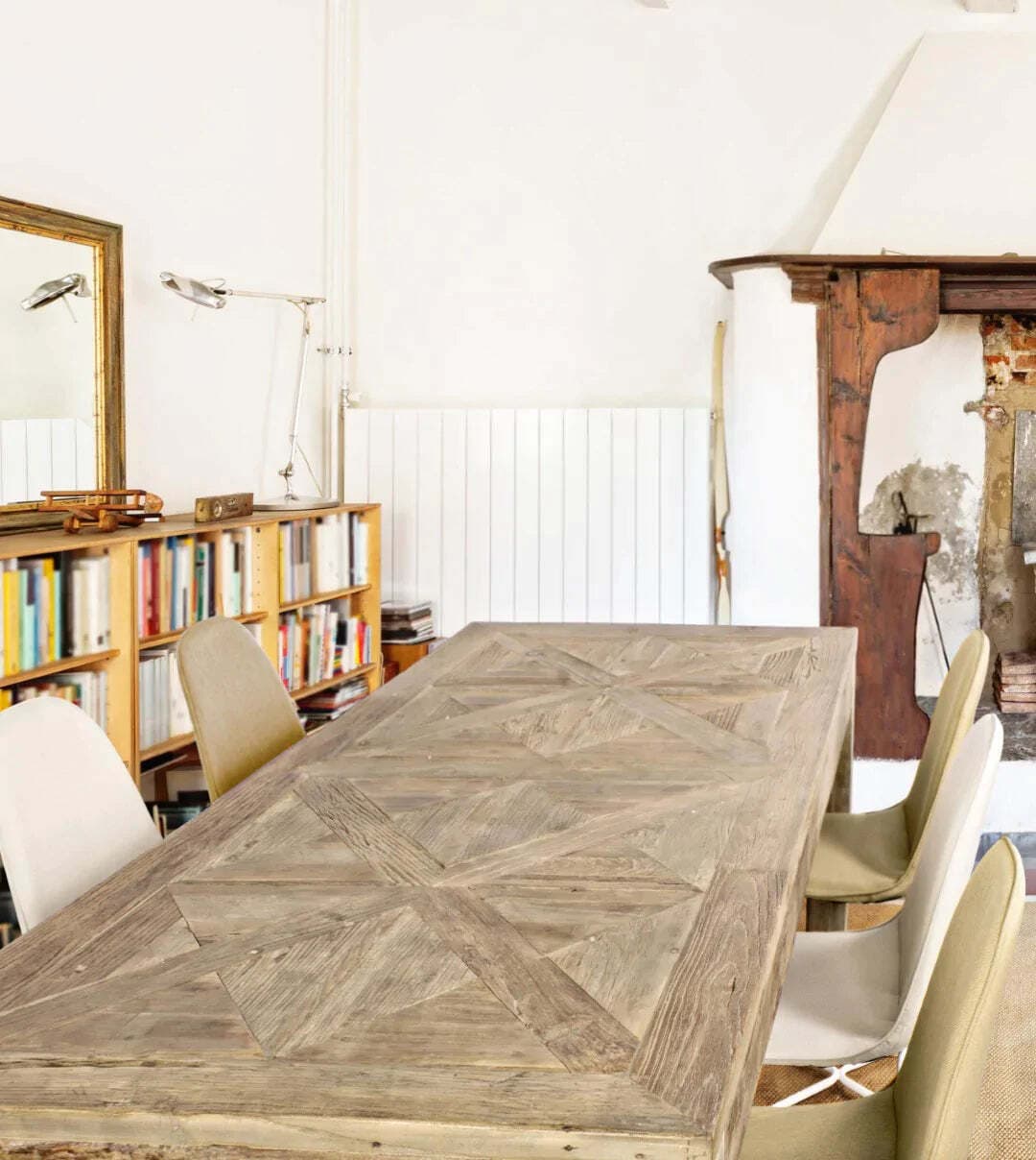 Tavolo Kaily rettangolare, con gambe, piano con lavorazione anticata a parquet, stile classico Casa e cucina/Arredamento/Sala da pranzo/Tavoli da sala da pranzo Decor Space - Altamura, Commerciovirtuoso.it