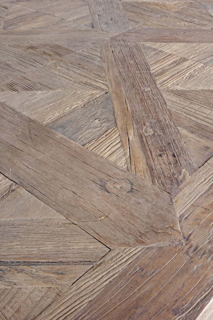 Tavolo Kaily rettangolare, con gambe, piano con lavorazione anticata a parquet, stile classico Casa e cucina/Arredamento/Sala da pranzo/Tavoli da sala da pranzo Decor Space - Altamura, Commerciovirtuoso.it