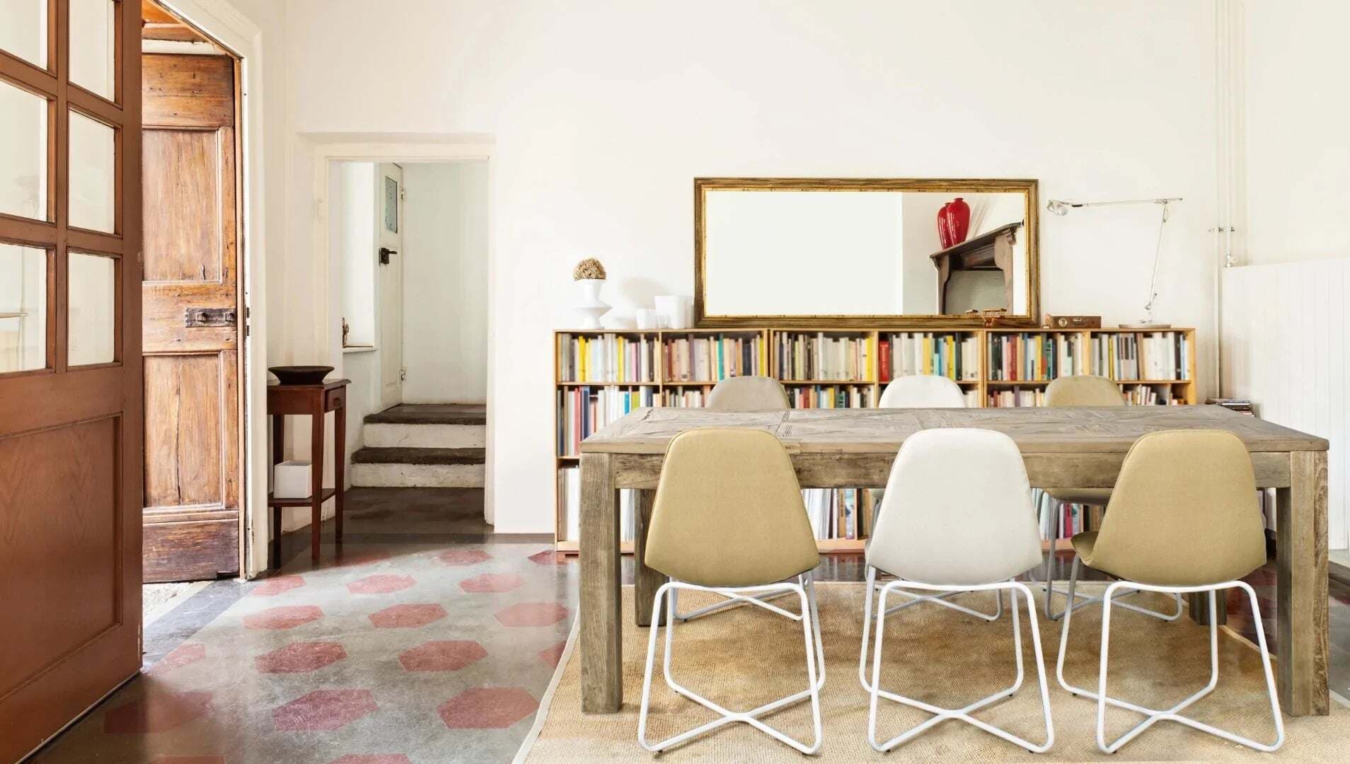 Tavolo Kaily rettangolare, con gambe, piano con lavorazione anticata a parquet, stile classico Casa e cucina/Arredamento/Sala da pranzo/Tavoli da sala da pranzo Decor Space - Altamura, Commerciovirtuoso.it