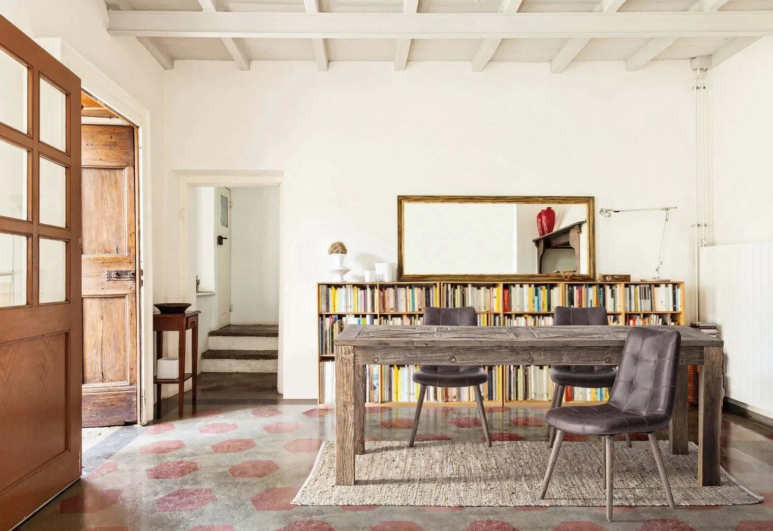 Tavolo Kaily rettangolare, con gambe, piano con lavorazione anticata a parquet, stile classico Casa e cucina/Arredamento/Sala da pranzo/Tavoli da sala da pranzo Decor Space - Altamura, Commerciovirtuoso.it