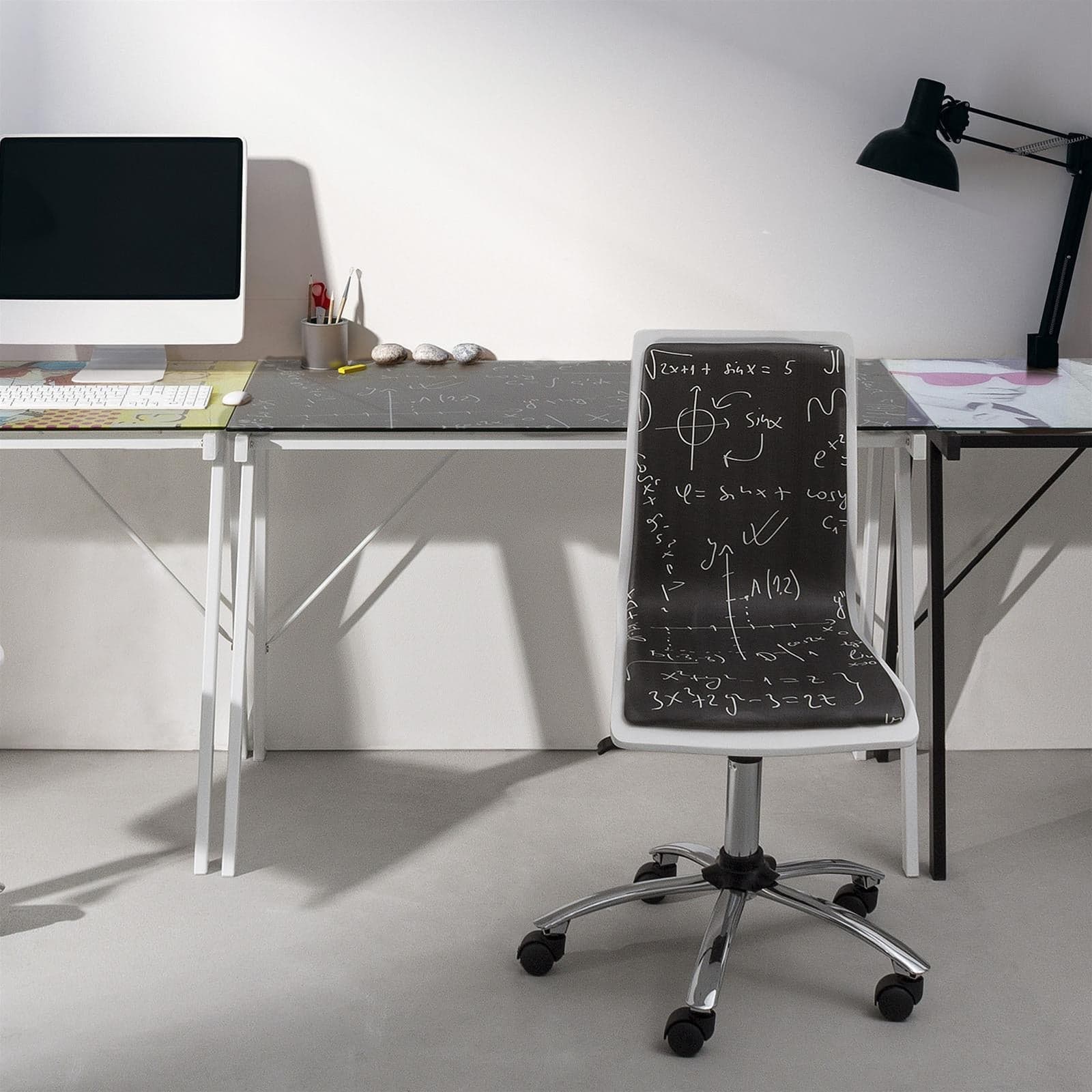 Scrivania moderna "Young" porta pc da ufficio e cameretta in vetro 113 cm in Scrivanie Decor Space - Altamura, commercioVirtuoso.it