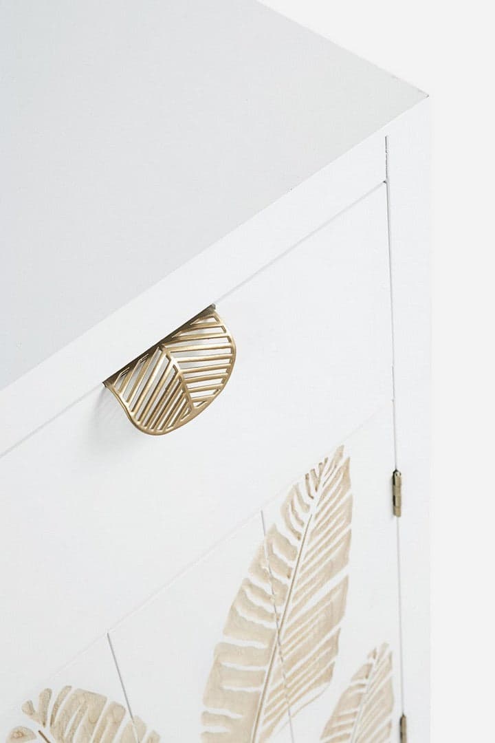 Credenza "Folium", con struttura in abete e mdf, piano e schienale in mdf, stile design in Credenze Decor Space - Altamura, commercioVirtuoso.it