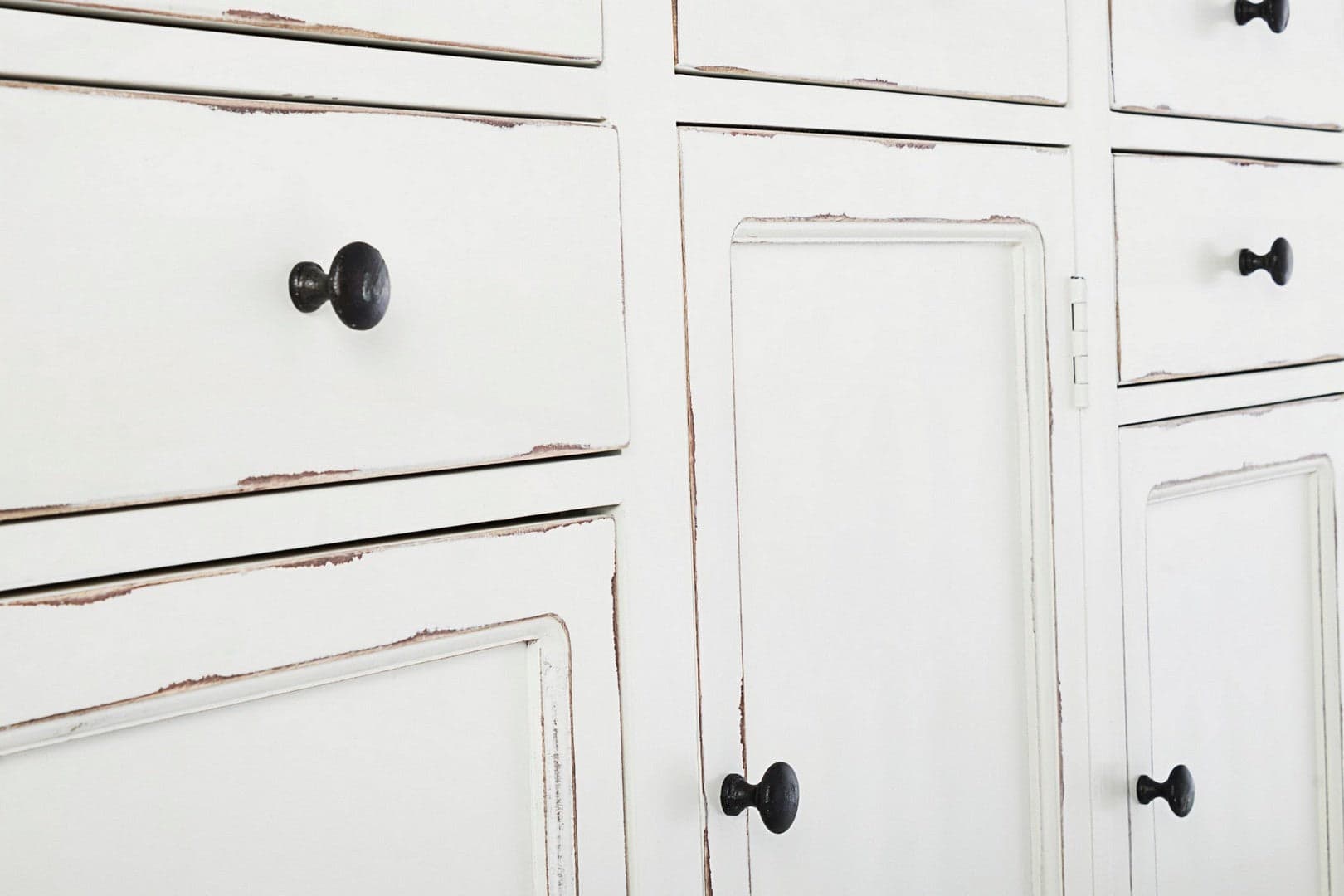 Credenza "Jefferson" con struttura in legno di mango, finitura anticata, stile classico - 7