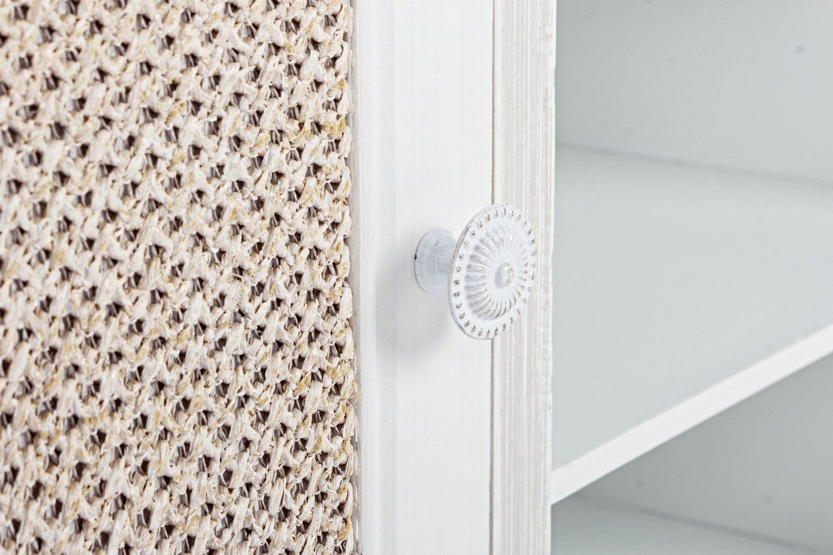 Credenza "Montiel" in legno MDF, con anta frontale rivestito in tessuto, finitura con vernice a base d'acqua, stile rustico in Credenze Decor Space - Altamura, commercioVirtuoso.it