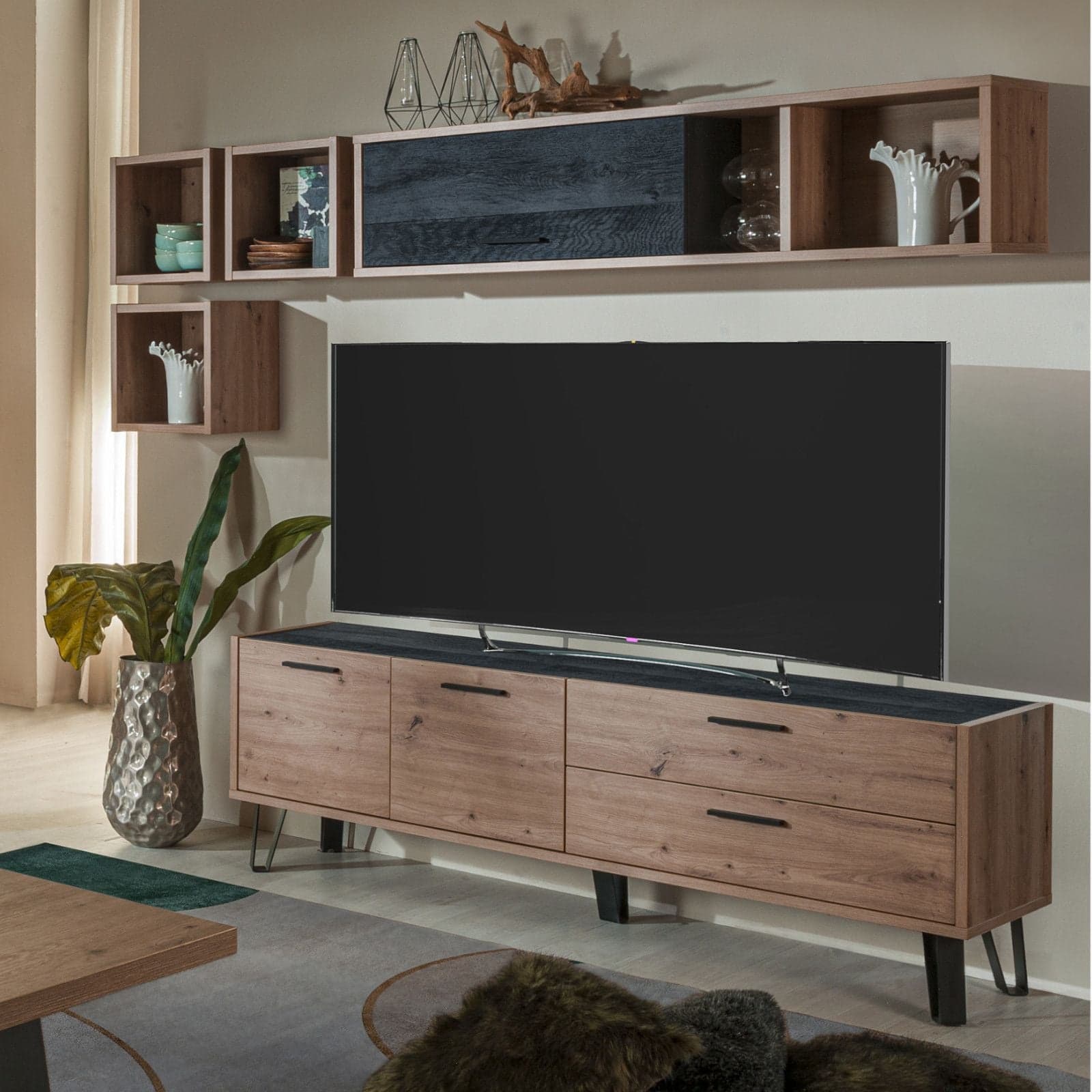 Madia porta TV con 2 ante e 2 cassetti "Vitruvia" mobile basso in legno "Made in Italy" 149 cm in Pareti attrezzate Decor Space - Altamura, commercioVirtuoso.it
