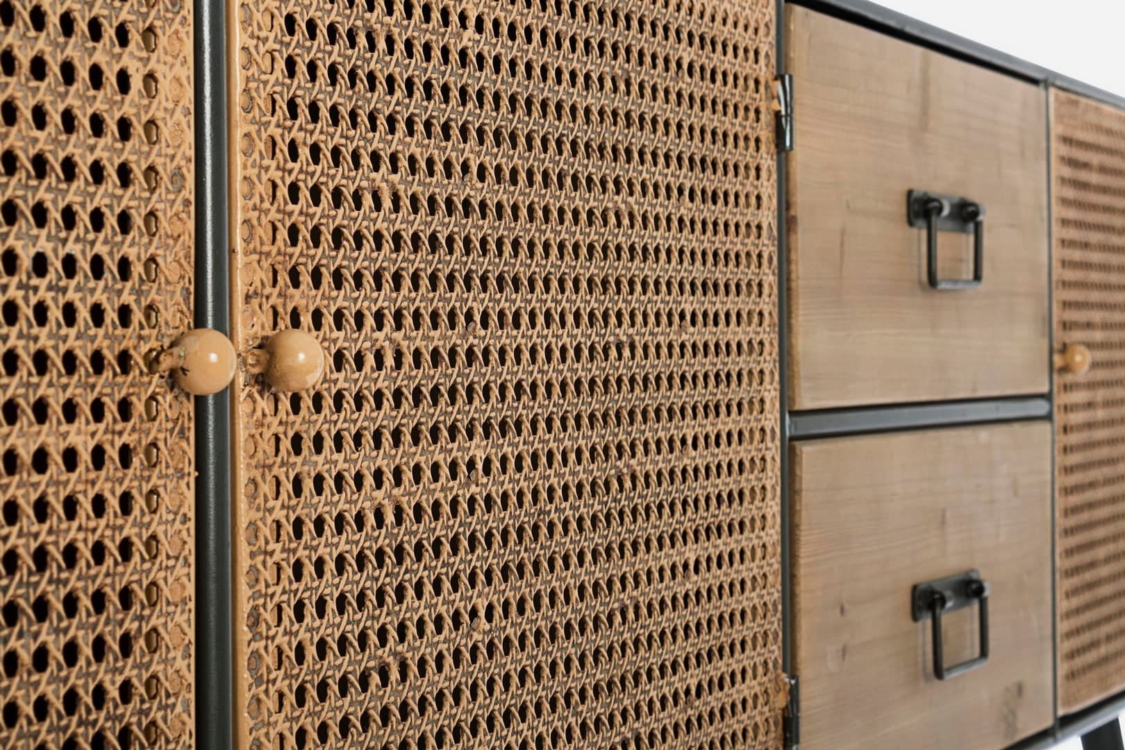 Credenza "Elton" con struttura in acciaio, cassetti in legno di abete, stile vintage - 13