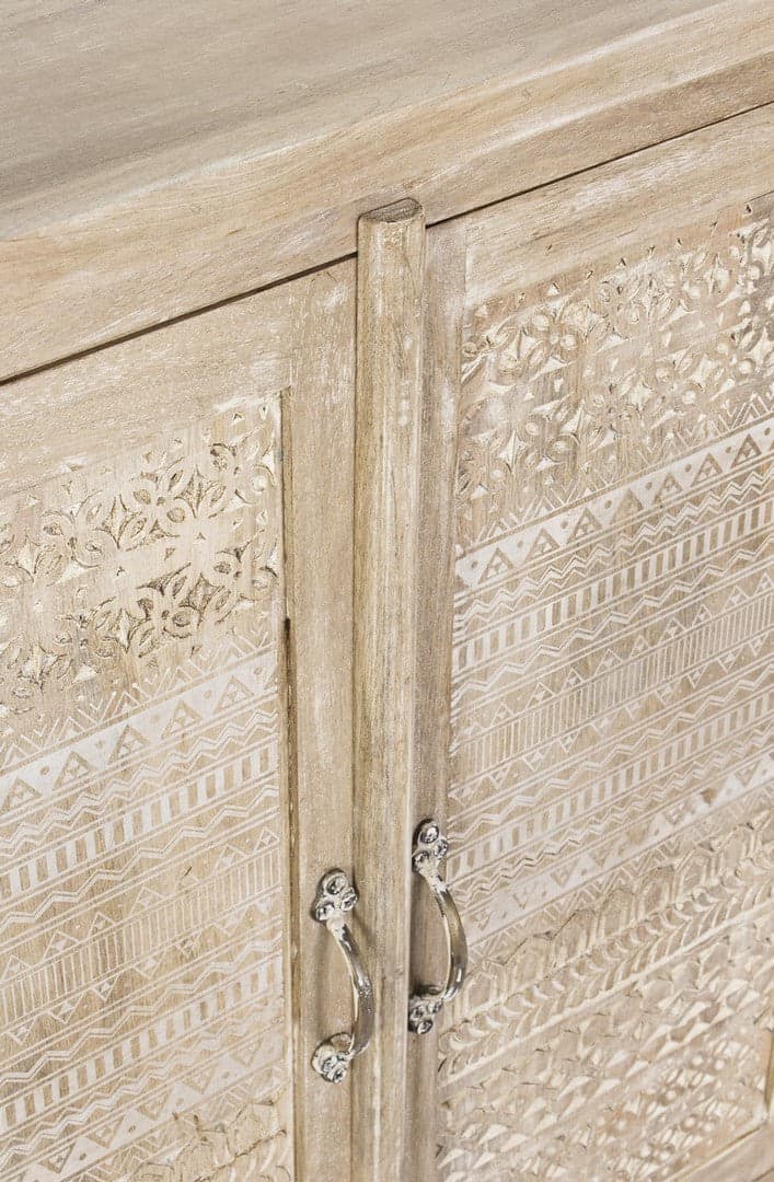 Credenza "Mayra" con struttura in legno di mango, decorazioni a mano, stile naturale in Credenze Decor Space - Altamura, commercioVirtuoso.it