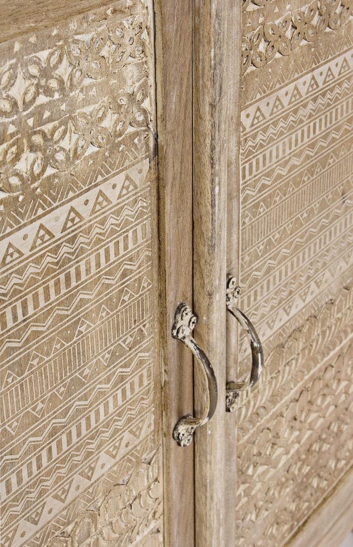 Credenza "Mayra" con struttura in legno di mango, decorazioni a mano, stile naturale in Credenze Decor Space - Altamura, commercioVirtuoso.it