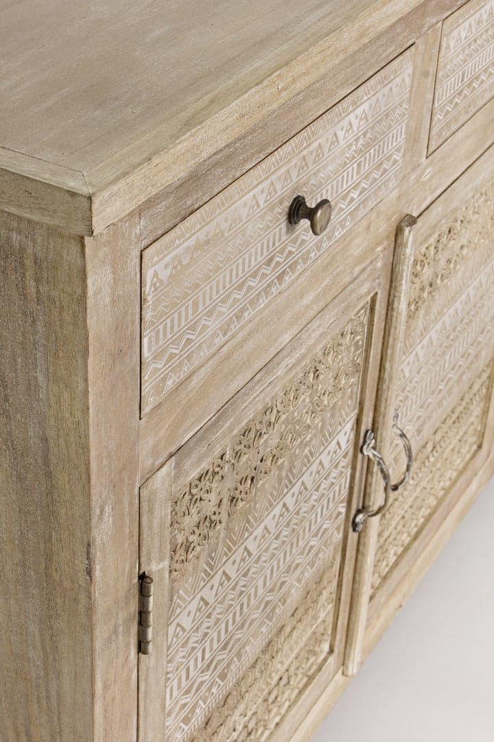 Credenza "Mayra" con struttura in legno di mango, decorazioni a mano, stile naturale in Credenze Decor Space - Altamura, commercioVirtuoso.it