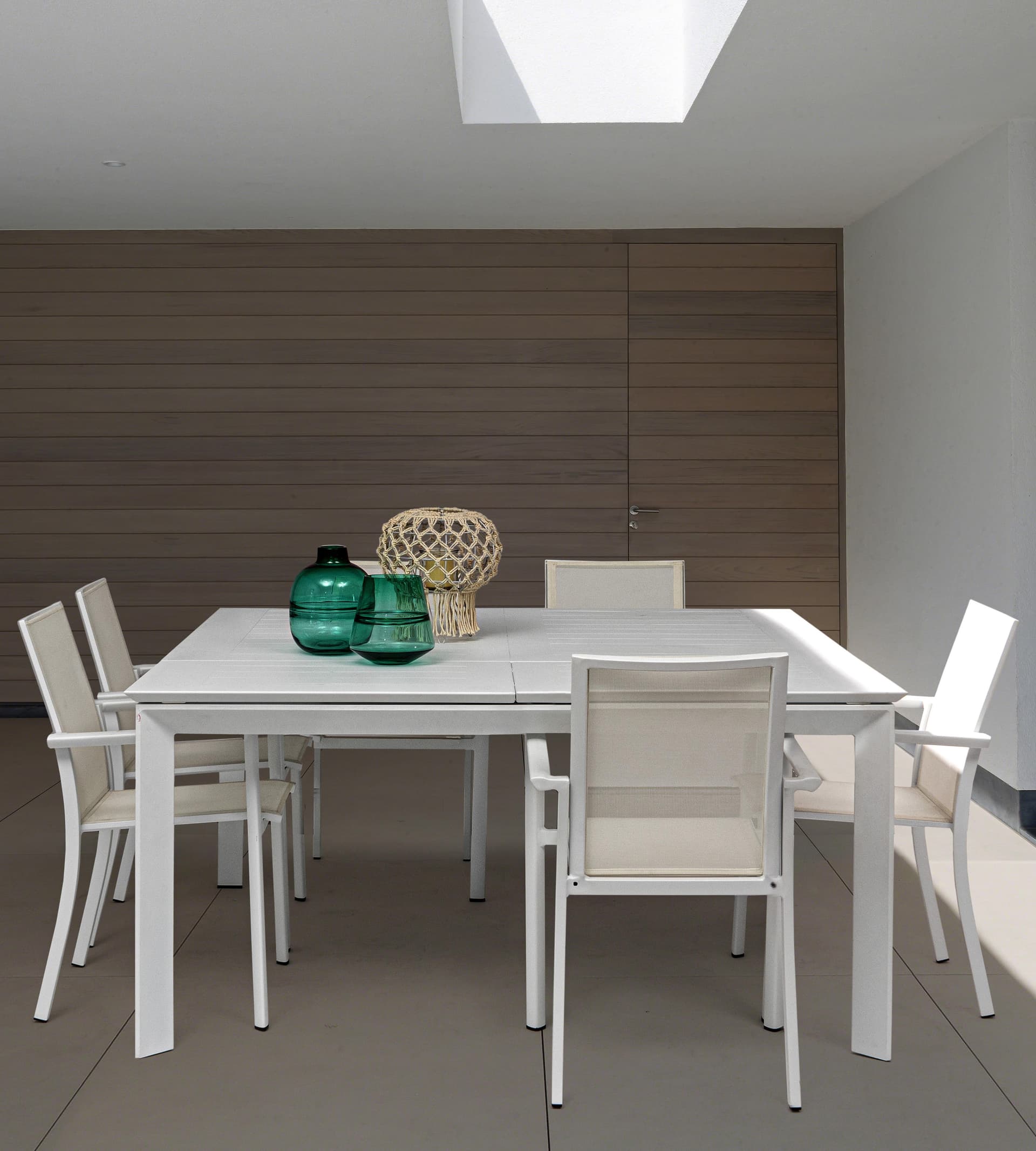 Tavolo allungabile "Konnor" in alluminio da esterno 160x110/160 per giardino e veranda in Tavoli standard Decor Space - Altamura, commercioVirtuoso.it