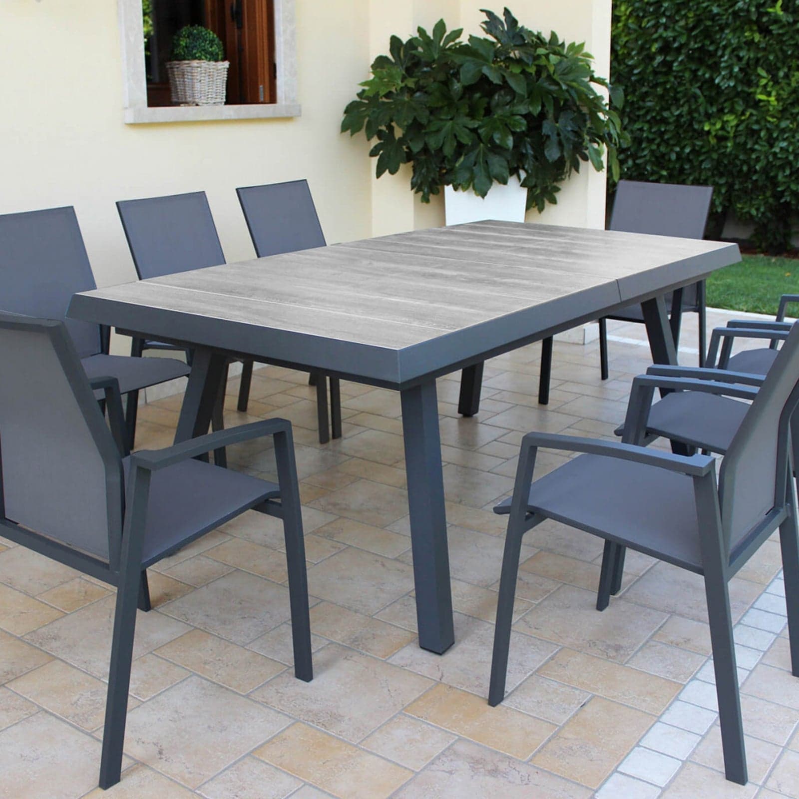 Tavolo allungabile "Cayman" in alluminio e Gres porcellanato per esterno 205\265 x 105 cm in Tavoli standard Decor Space - Altamura, commercioVirtuoso.it