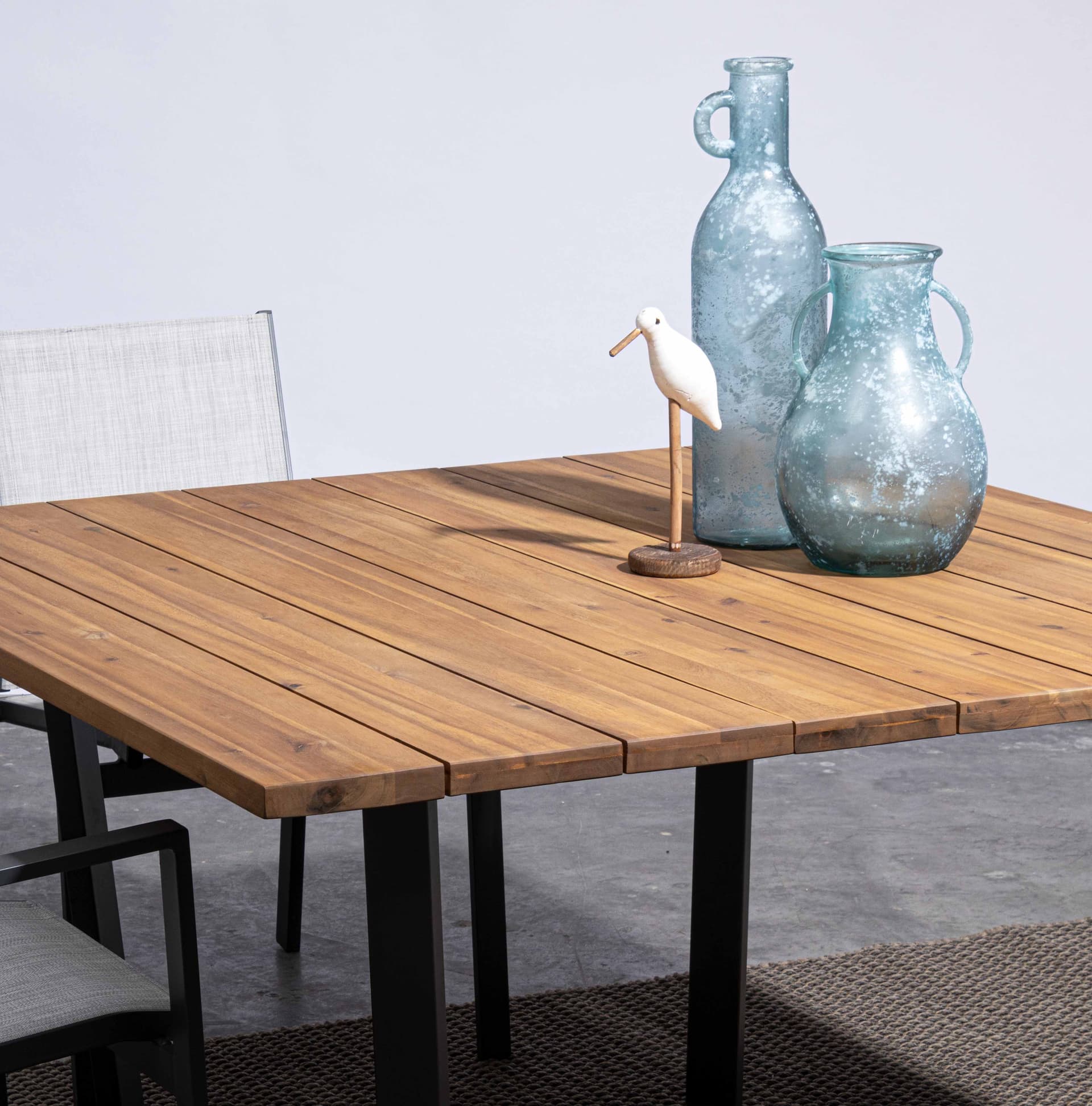 Tavolo quadrato moderno "Helsinki" in acciaio verniciato nero e doghe in legno 130 cm in Tavoli standard Decor Space - Altamura, commercioVirtuoso.it