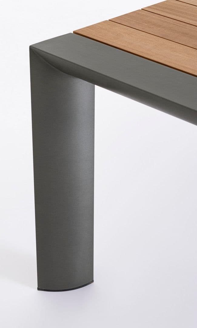 Tavolo allungabile "Cameron" con struttura in alluminio, piano in teak, stile moderno in Tavoli da sala da pranzo Decor Space - Altamura, commercioVirtuoso.it