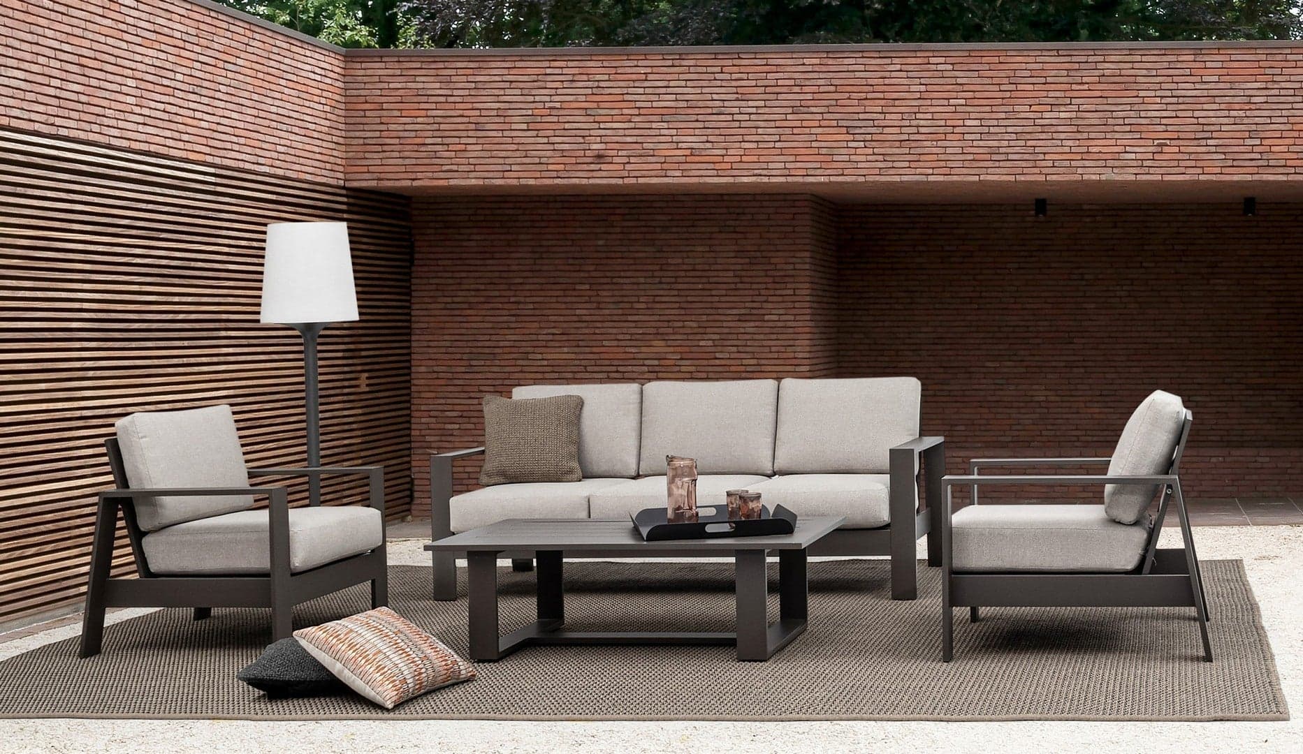 Salotto con poltrone e tavolino "Baltic" struttura in alluminio per veranda e giardino in Set di mobili Decor Space - Altamura, commercioVirtuoso.it