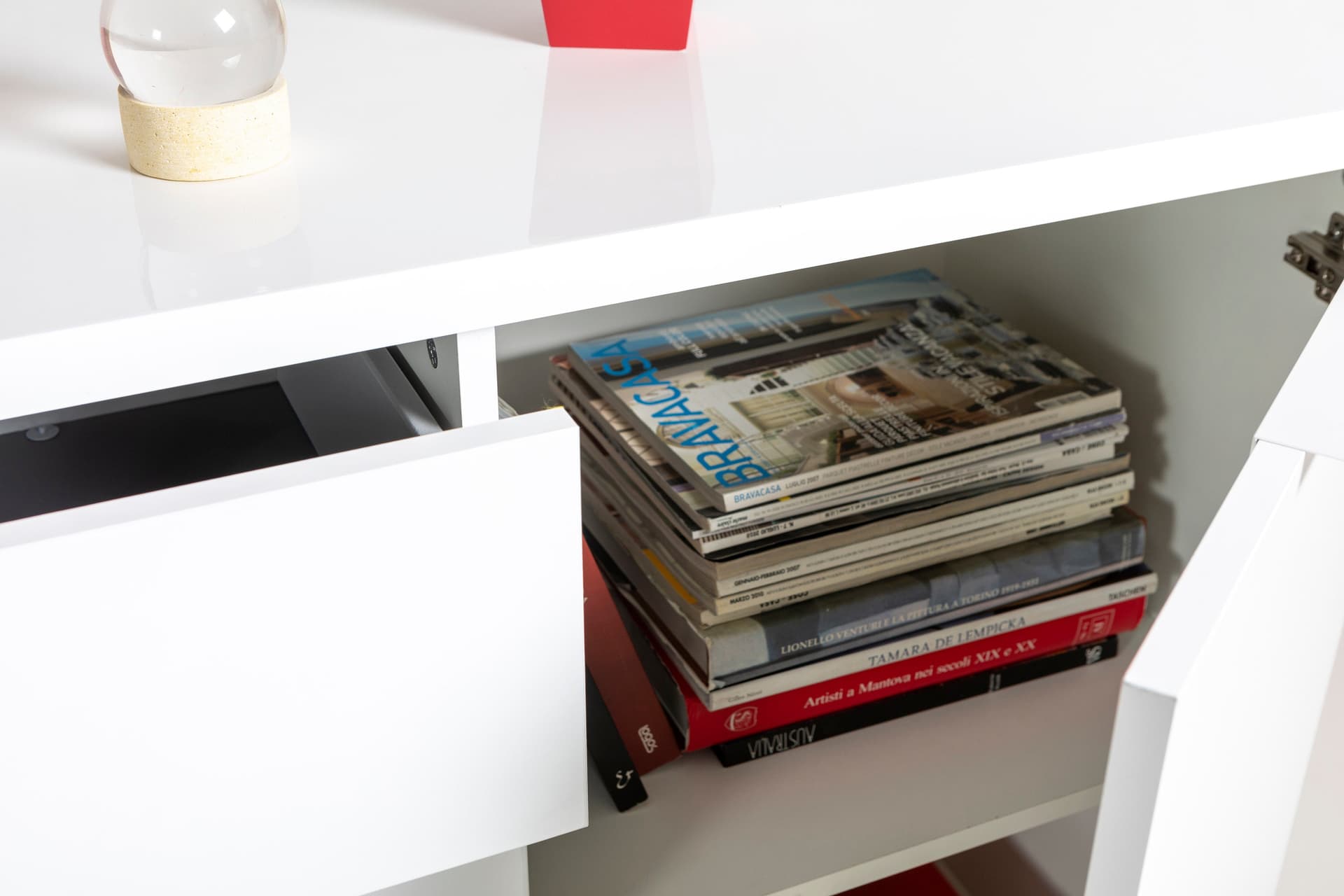 Cassettiera multiuso "Mundi" con 4 cassetti ed 1 anta Bianco Laccato h 82 cm in Cassettiere Decor Space - Altamura, commercioVirtuoso.it