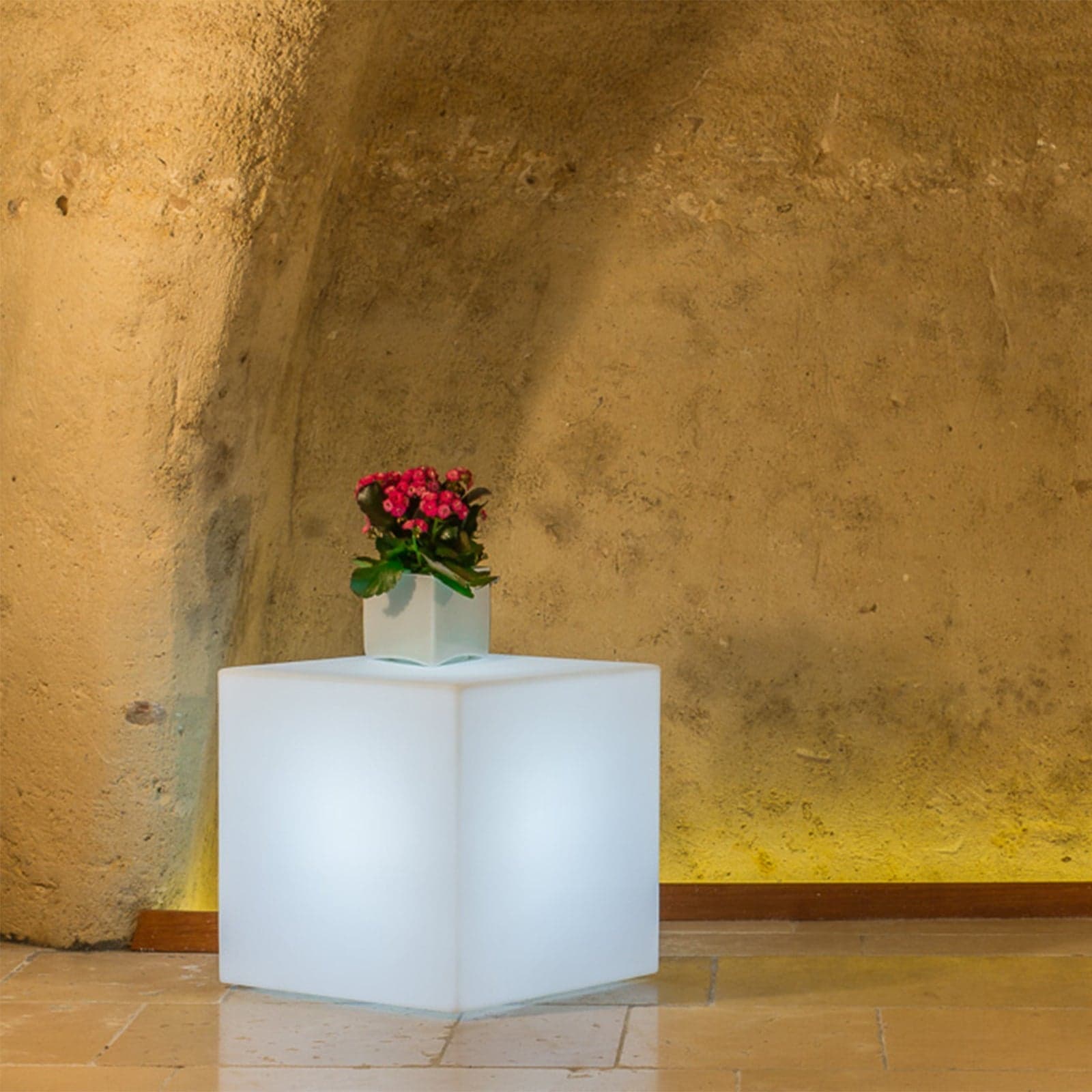 Tavolino da giardino luminoso YouCube Bright quadrato con led decorazione Made in Italy in Lanterne Decor Space - Altamura, commercioVirtuoso.it