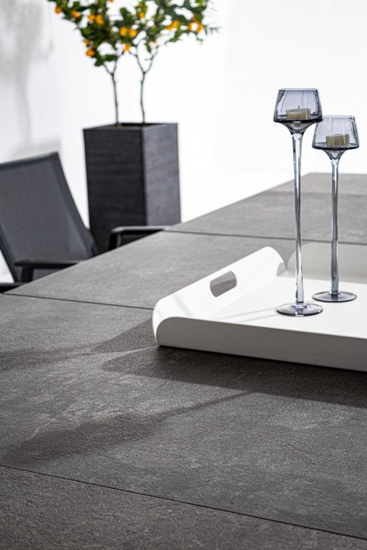 Tavolo allungabile "Krion" con struttura in alluminio, piano in ceramica, da 205 - 265 x 103 cm in Tavoli da sala da pranzo Decor Space - Altamura, commercioVirtuoso.it
