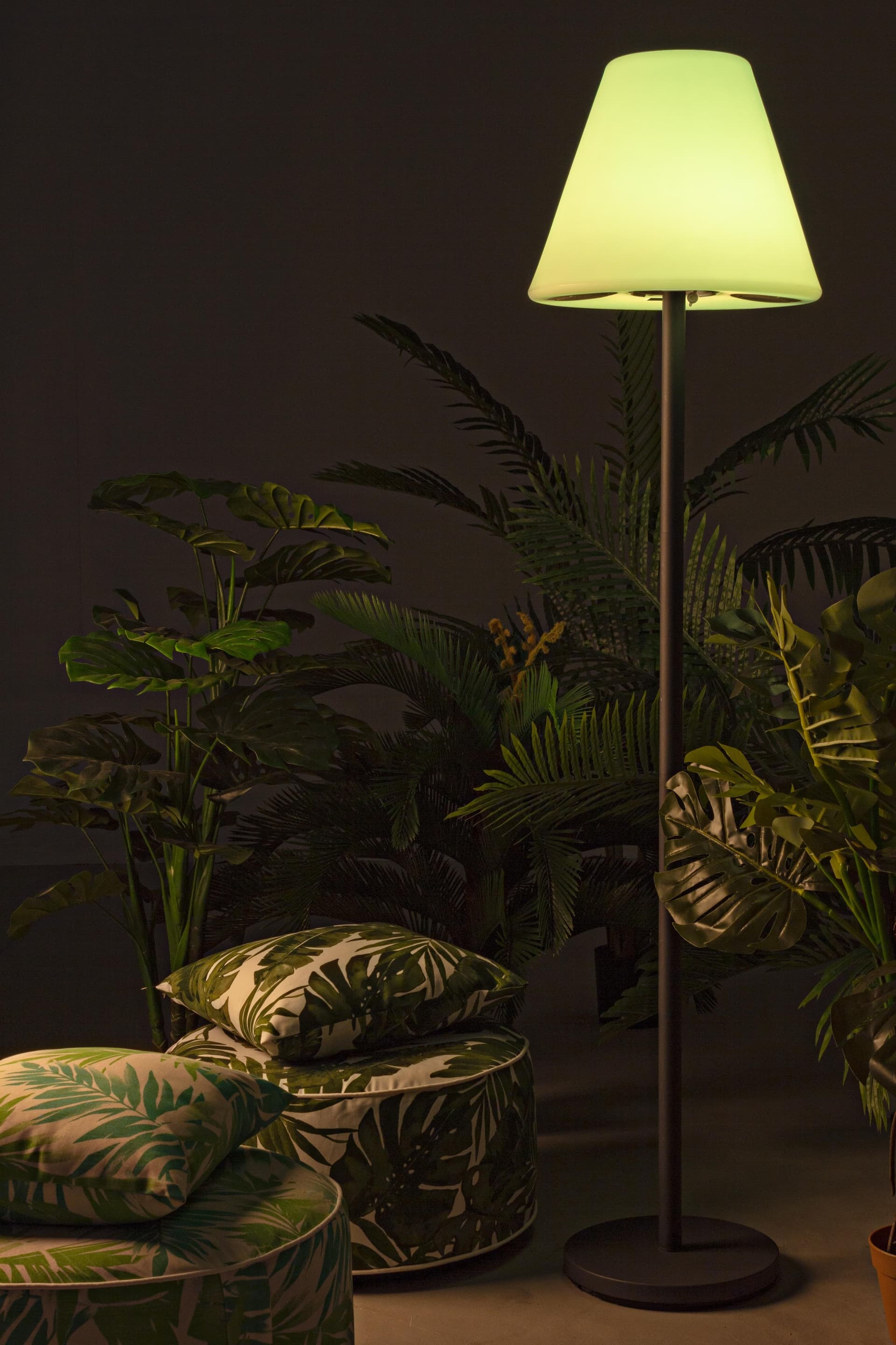 Piantana a led speaker in acciaio verniciato a poliestere per uso interno ed esterno Ø 40 a - h 170 cm in Lampade da terra Decor Space - Altamura, commercioVirtuoso.it