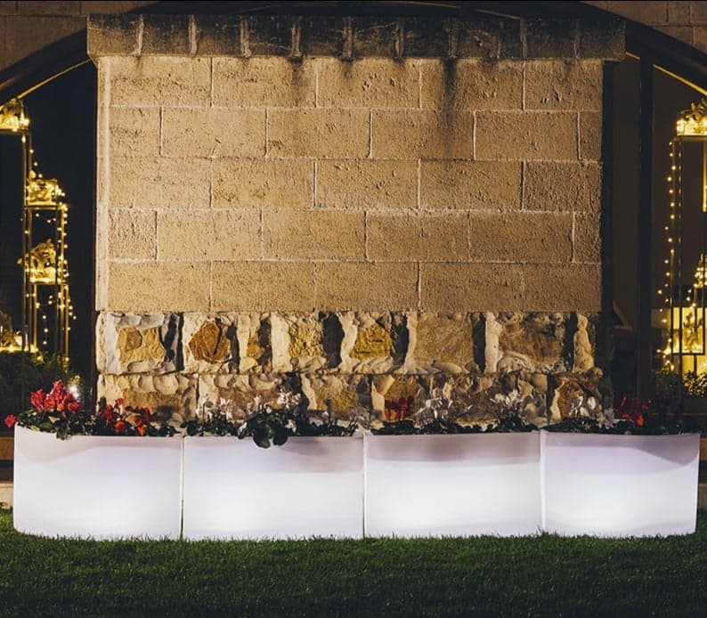 Vaso angolare FlowerPot Bright con led decorazione "Made in Italy" per esterno in Fioriere Decor Space - Altamura, commercioVirtuoso.it