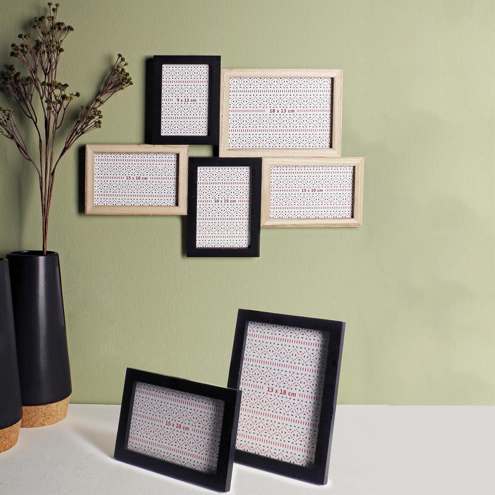 Portafoto a parete luxory nero e naturale 5 foto dimensioni miste idea regalo Casa e cucina/Decorazioni per interni/Album fotografici cornici e accessori/Cornici foto/Cornici da parete e da tavolo Decor Space - Altamura, Commerciovirtuoso.it