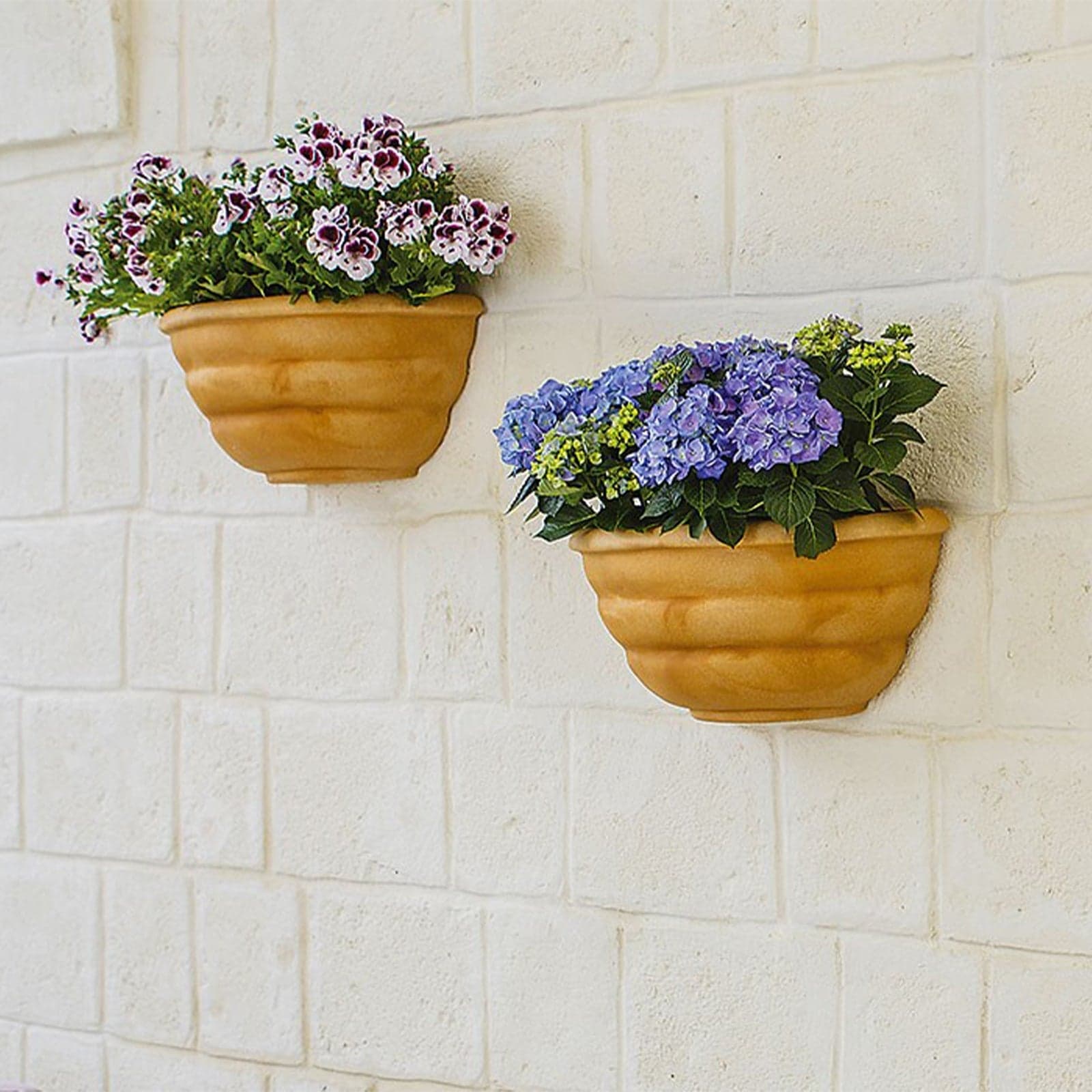 Vaso Gerla a parete Thea in resina per piante e fiori "Made in Italy" da esterno in Vasi tradizionali Decor Space - Altamura, commercioVirtuoso.it