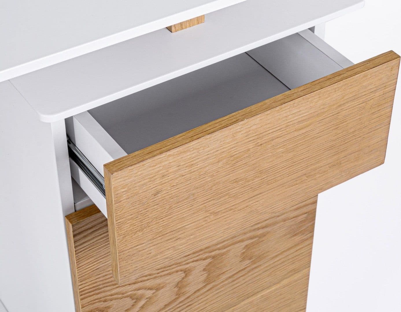 Scrivania "Montreal" con cassettiera bianca e legno, gambe in pino, piano in MDF, 140 x 60 cm in Postazioni di lavoro per computer Decor Space - Altamura, commercioVirtuoso.it