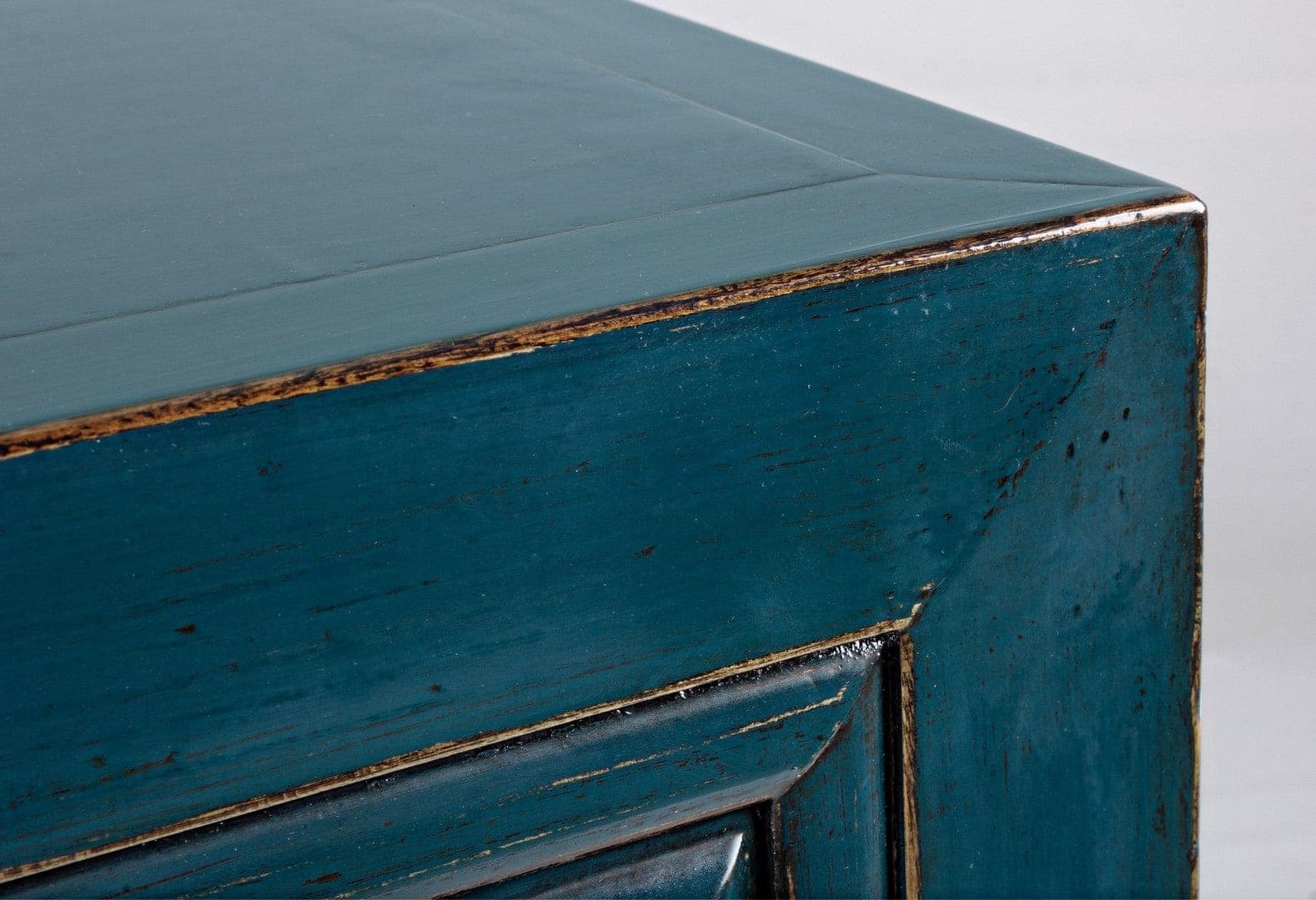 Credenza "Jinan", struttura in legno di olmo riciclato, con finitura lucida, maniglie in rame in Credenze Decor Space - Altamura, commercioVirtuoso.it