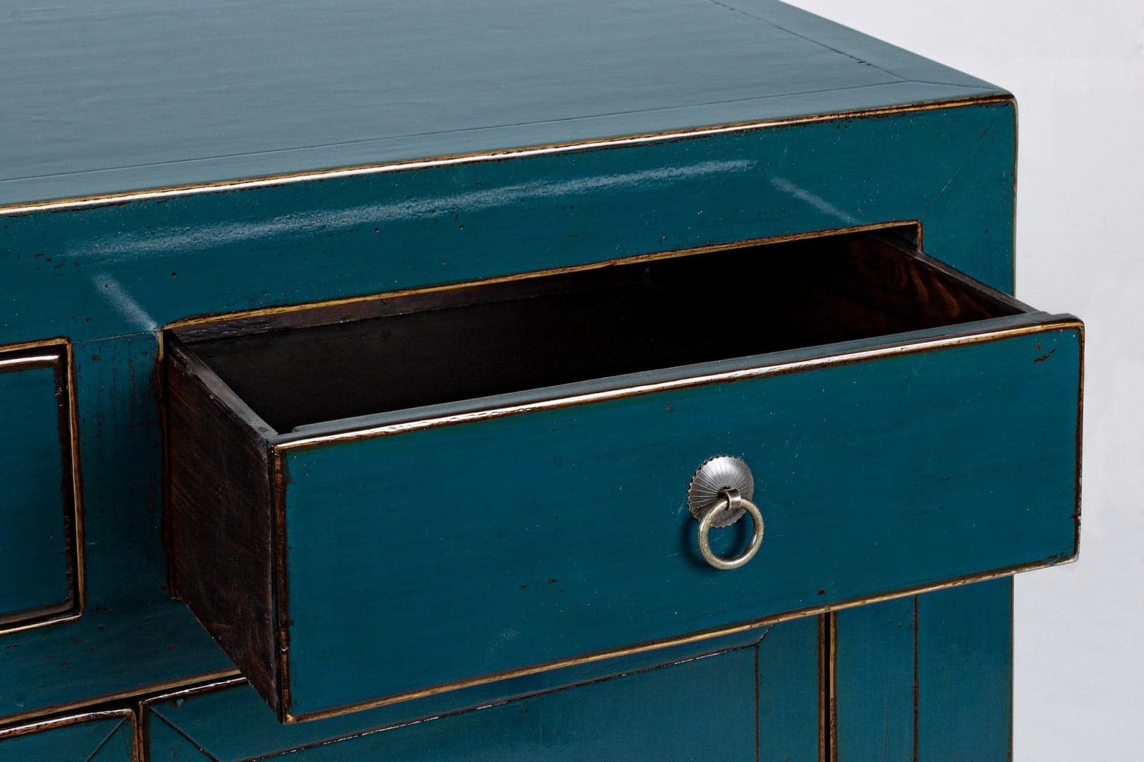Credenza "Jinan", struttura in legno di olmo riciclato, con finitura lucida, maniglie in rame in Credenze Decor Space - Altamura, commercioVirtuoso.it