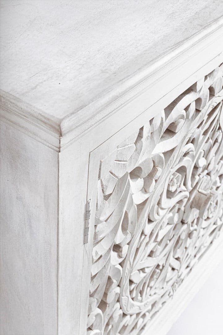 Credenza "Alinta" bianca, struttura in legno di mango, con ante intarsiate a mano, stile fusion - 28