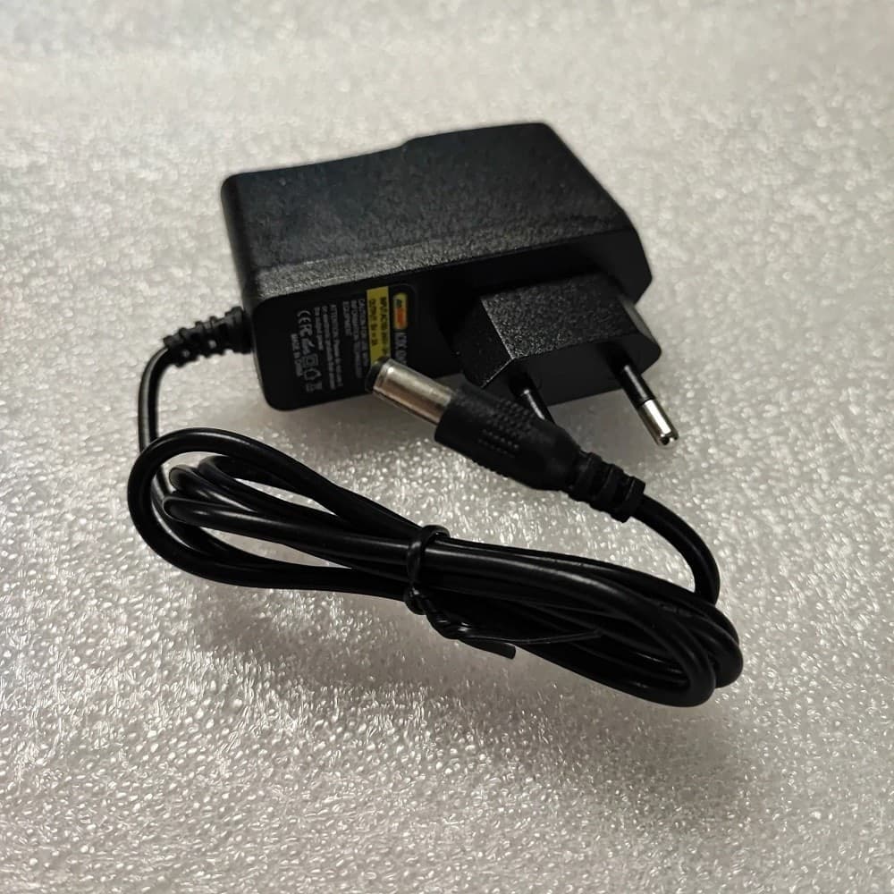 ALIMENTATORE UNIVERSALE 220 V CA A 5V CC ADATTATORE DI ALIMENTAZIONE 2A Q-DC303 - 10