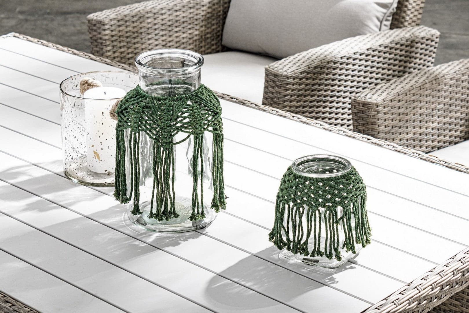 Salotto "Ariel" con poltrone, divanetto, pouf e tavolino, struttura in alluminio, per esterno Giardino e giardinaggio/Arredamento da giardino e accessori/Set di mobili Decor Space - Altamura, Commerciovirtuoso.it
