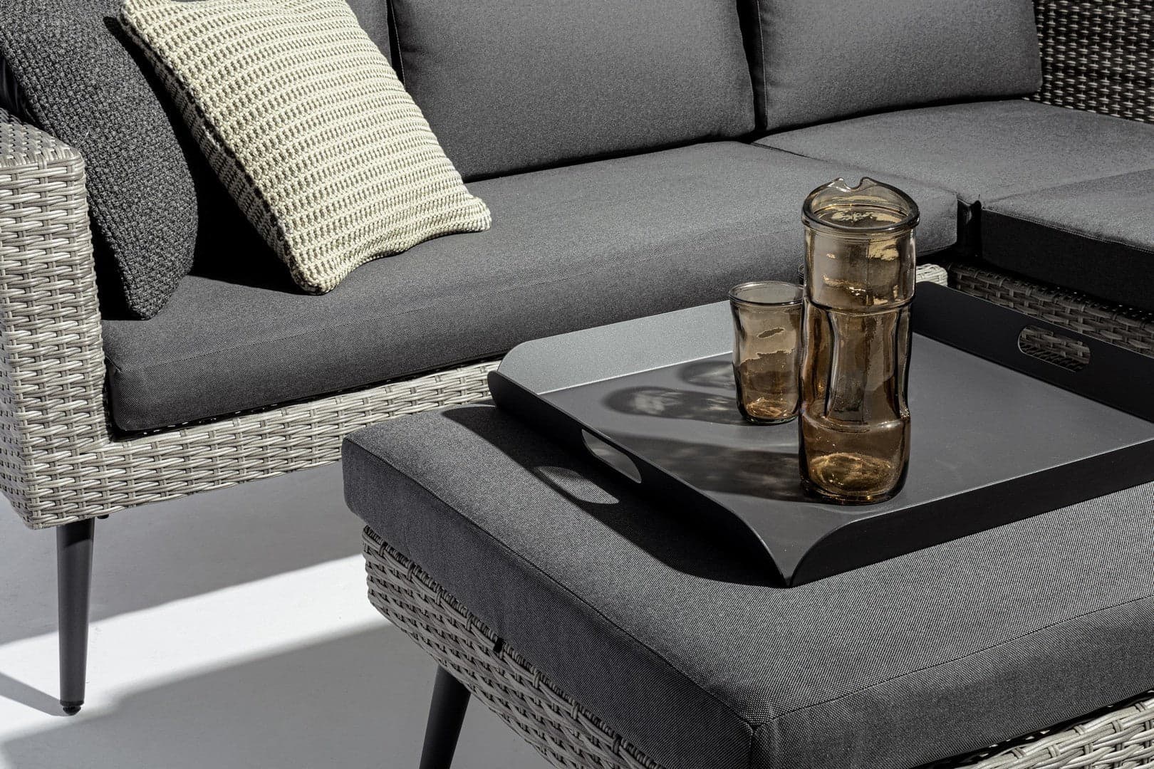 Salottino "Marlow" angolare con ottoman e divano, struttura in alluminio, per esterno Giardino e giardinaggio/Arredamento da giardino e accessori/Set di mobili Decor Space - Altamura, Commerciovirtuoso.it