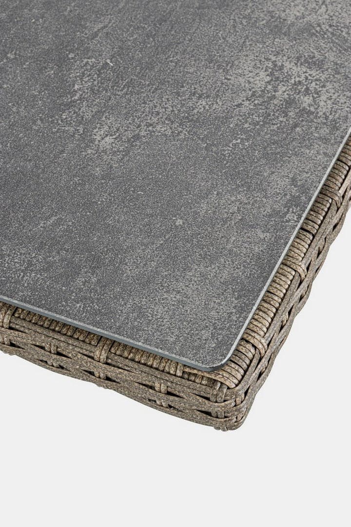 Tavolo "Kent" con struttura in alluminio, piano in ceramica, intreccio in fibra sintetica, per esterno Giardino e giardinaggio/Arredamento da giardino e accessori/Tavoli e tavolini/Tavoli standard Decor Space - Altamura, Commerciovirtuoso.it