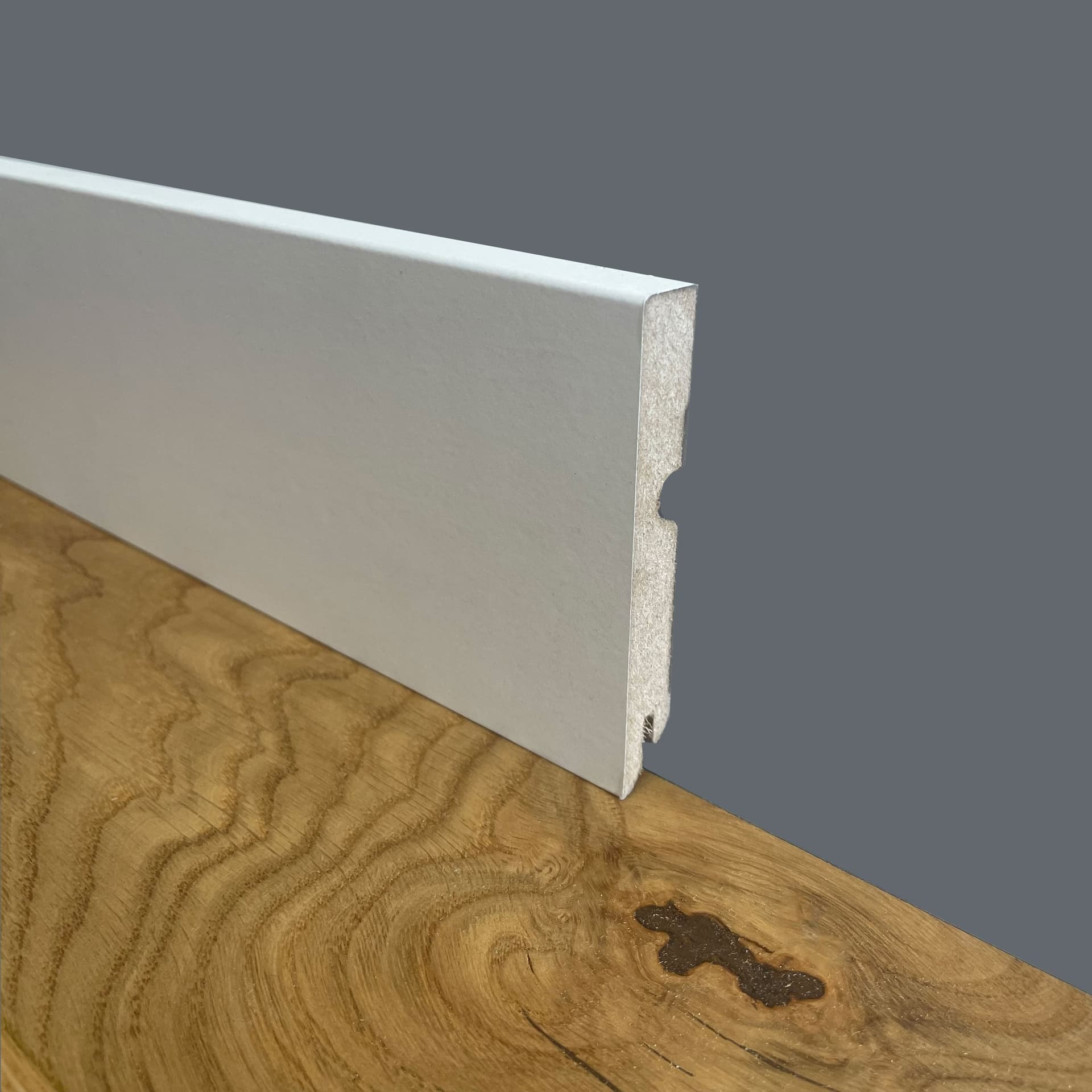 bancale da 96 metri lineari BATTISCOPA ZOCCOLINO  SQUADRATO in FIBRA DI LEGNO COMPATTA 95X15 BIANCO - Eternal Parquet