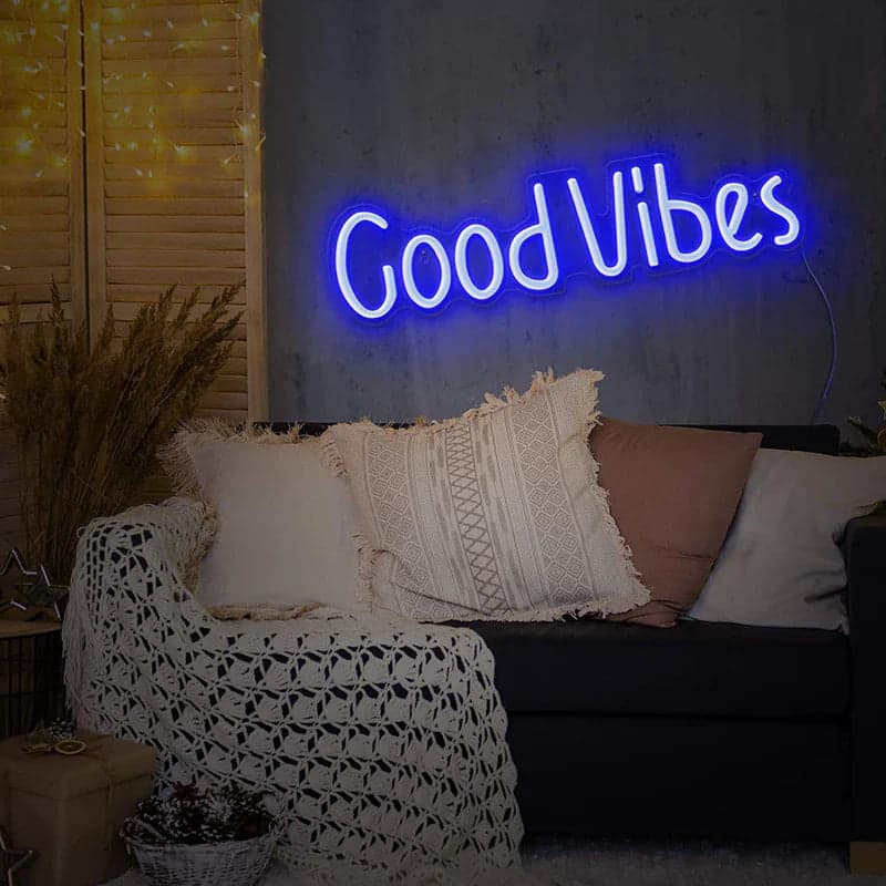 Quadro luminoso "Good Vibes" da parete insegna a led luce blu effetto Neon in Poster e stampe Decor Space - Altamura, commercioVirtuoso.it