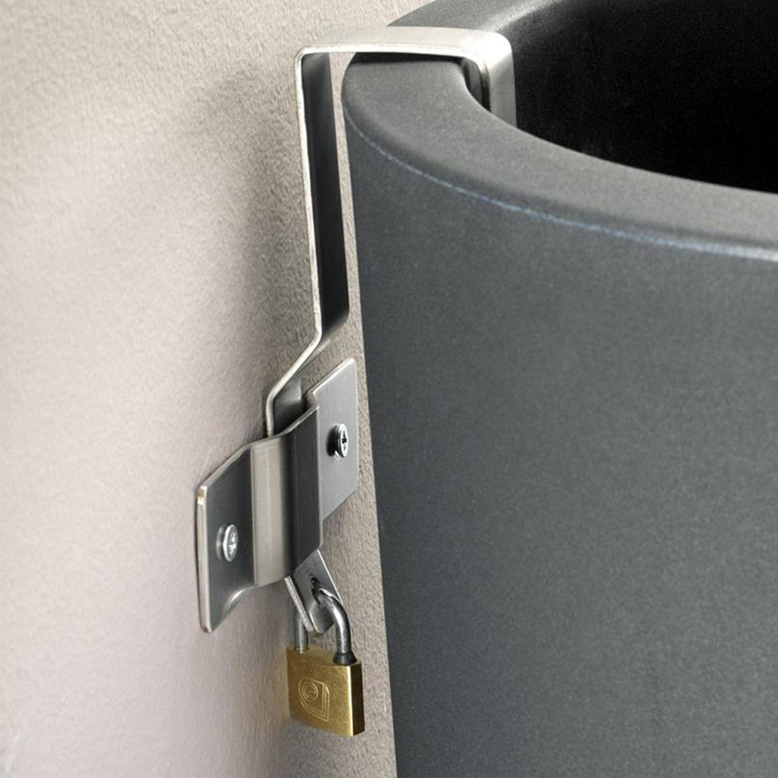 Staffa di sicurezza per fissaggio a muro dei vasi ''Fix Wall'' da 23 cm in Sottovasi Decor Space - Altamura, commercioVirtuoso.it