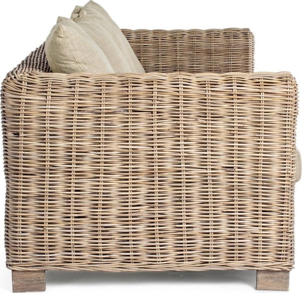Divano "Fortaleza" con cuscini e struttura in legno di mango e rattan, per esterno in Divani Decor Space - Altamura, commercioVirtuoso.it